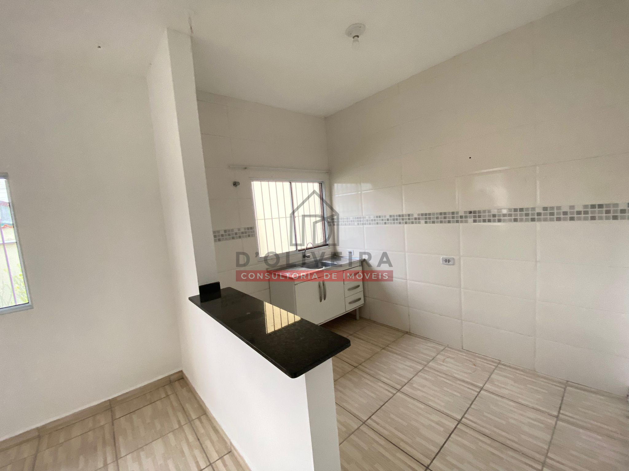 Casa térrea a venda no Bairro Caraguava - Peruíbe - SP