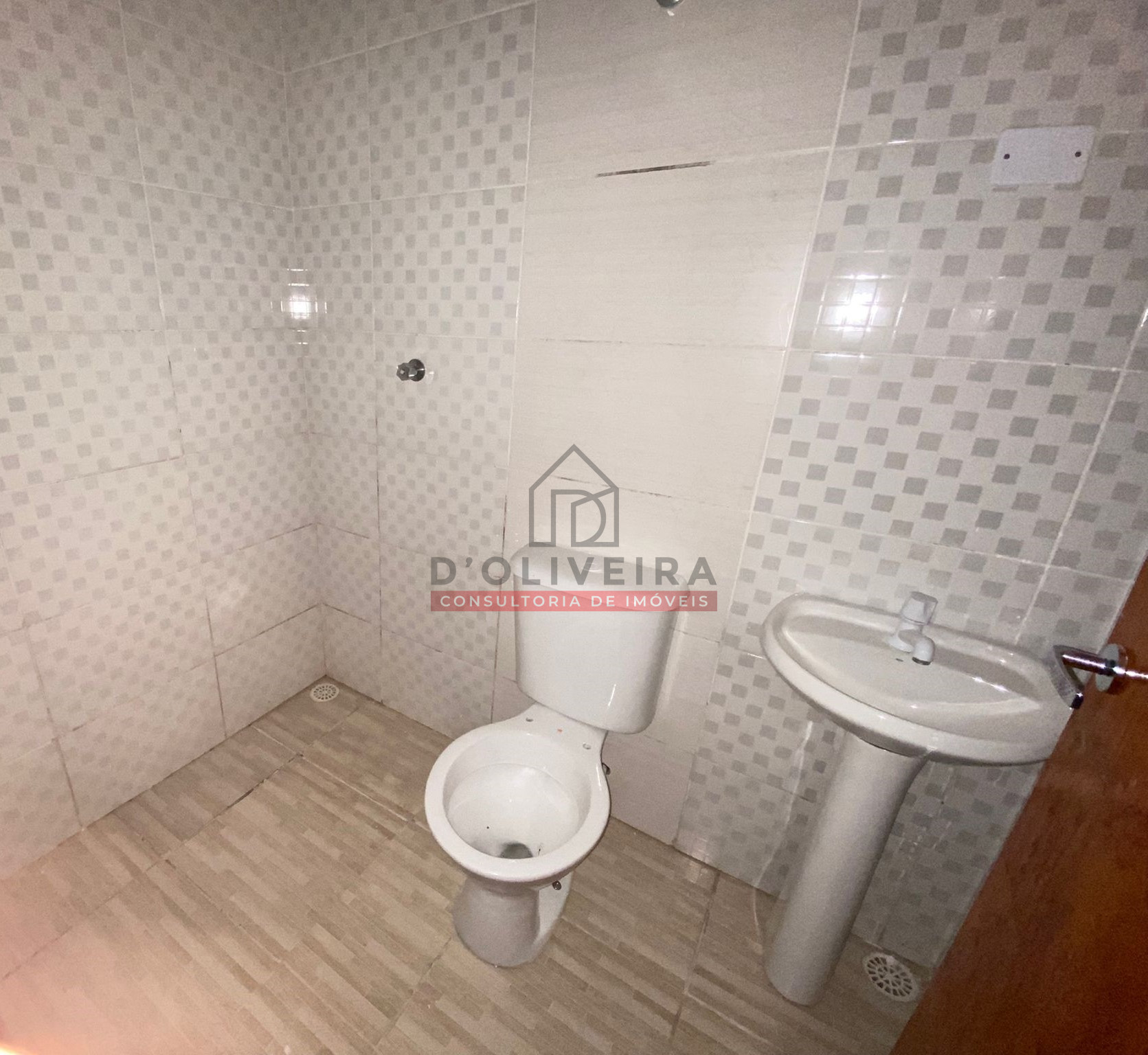 Casa térrea a venda no Bairro Caraguava - Peruíbe - SP