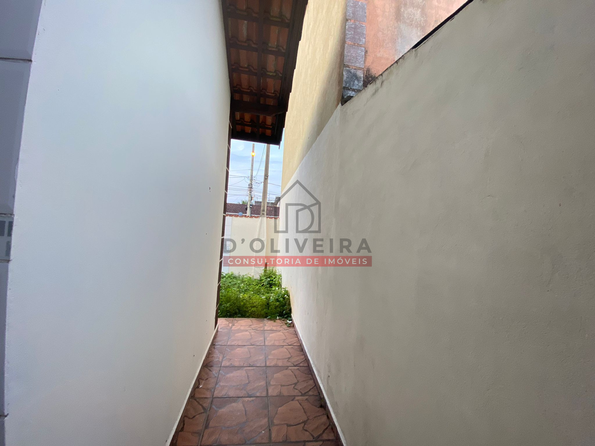 Casa térrea a venda no Bairro Caraguava - Peruíbe - SP