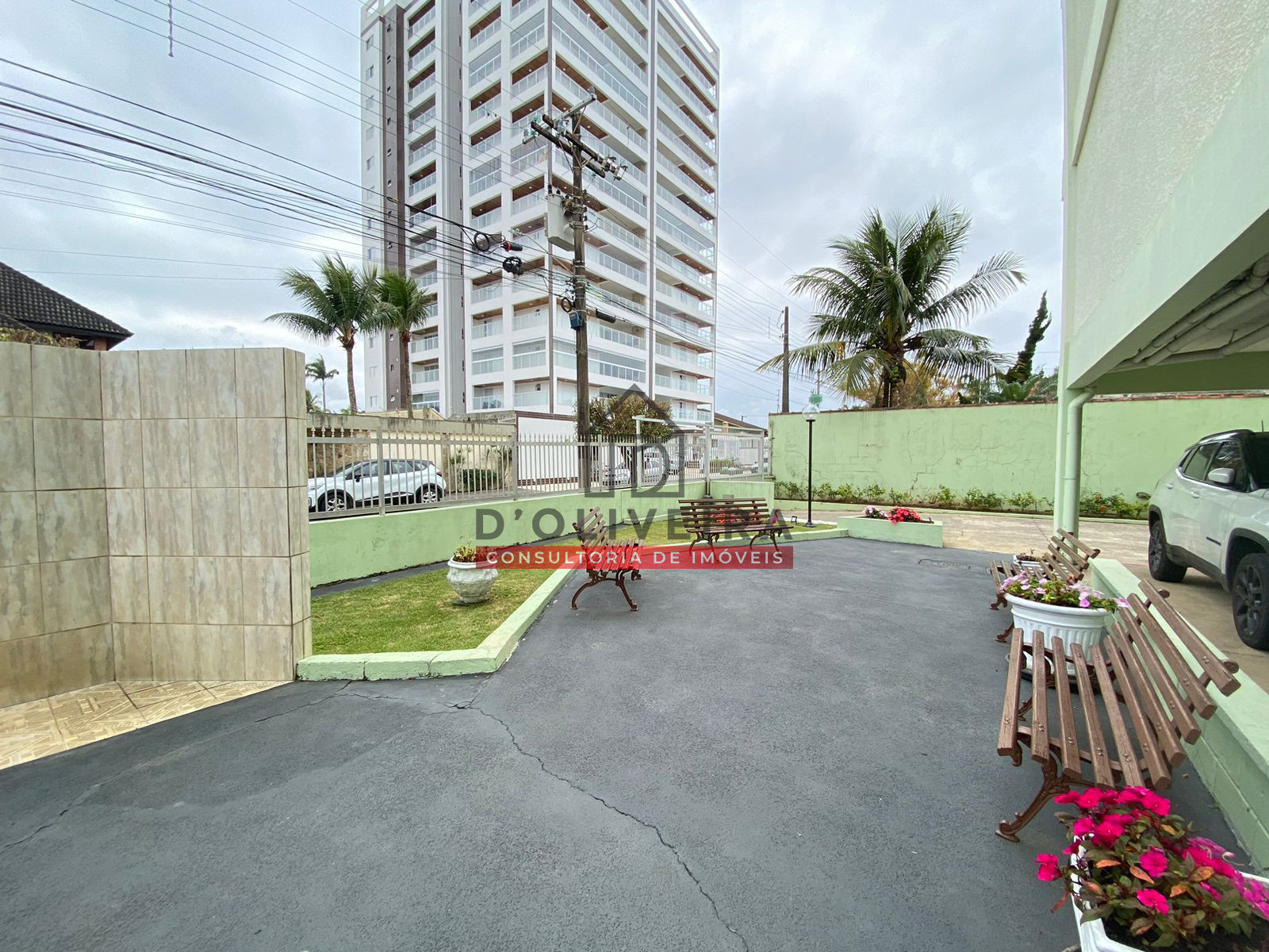 Apartamento para venda e aluguel com 2 quartos no Centro - Peruíbe - SP
