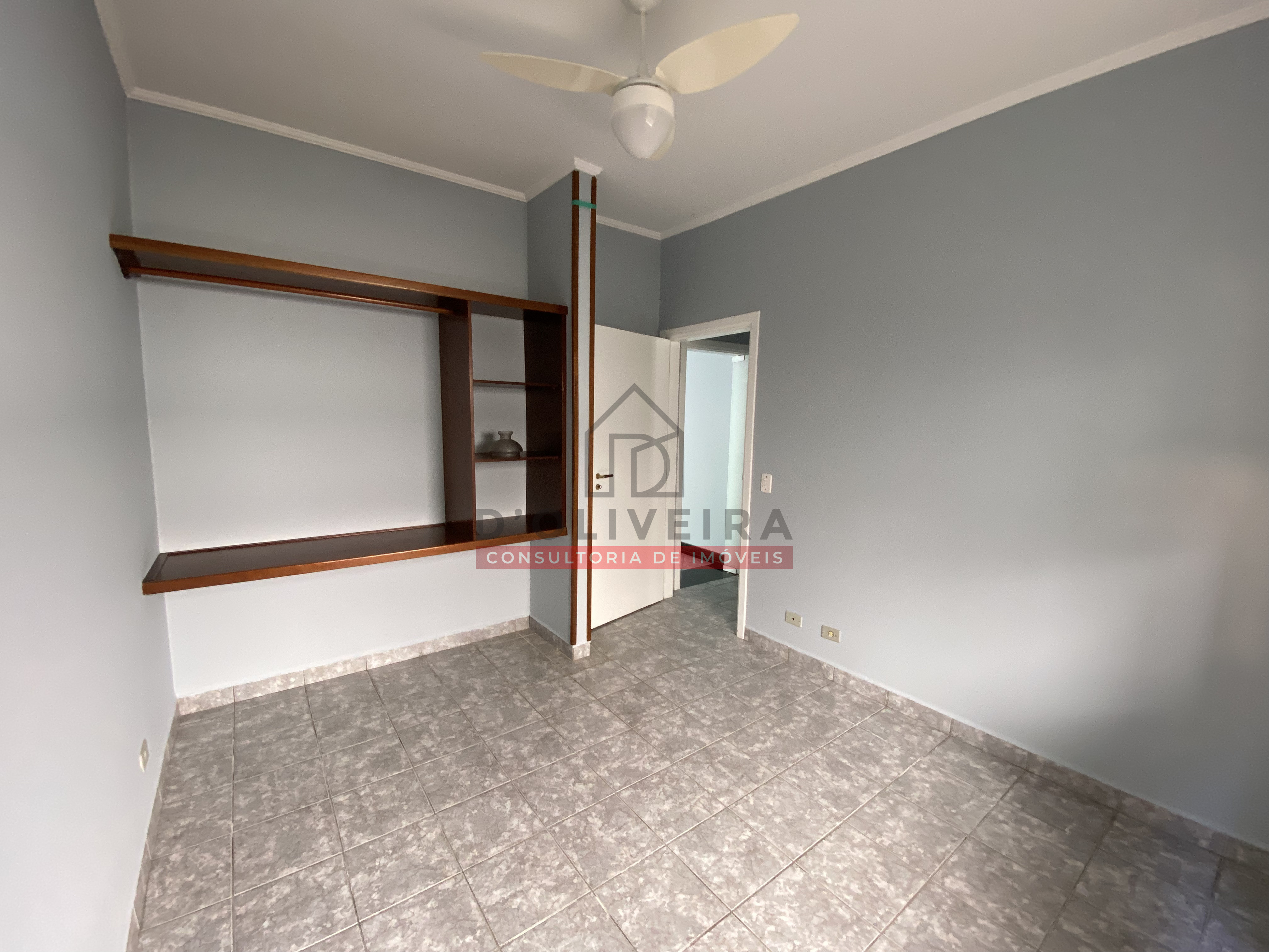 Casa térrea com piscina e churrasqueira no condomínio Bougainvillée III - Peruíbe - SP