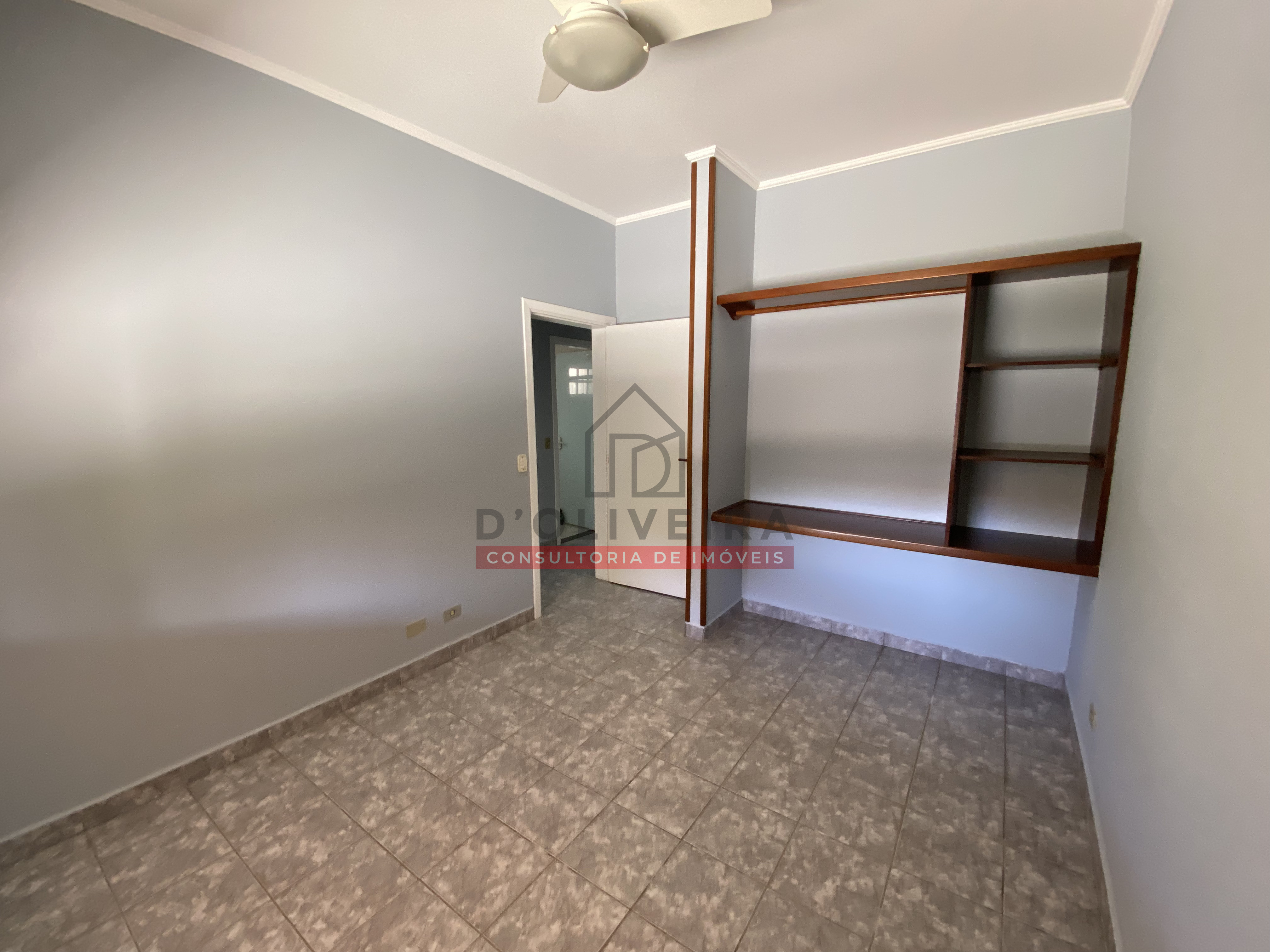 Casa térrea com piscina e churrasqueira no condomínio Bougainvillée III - Peruíbe - SP