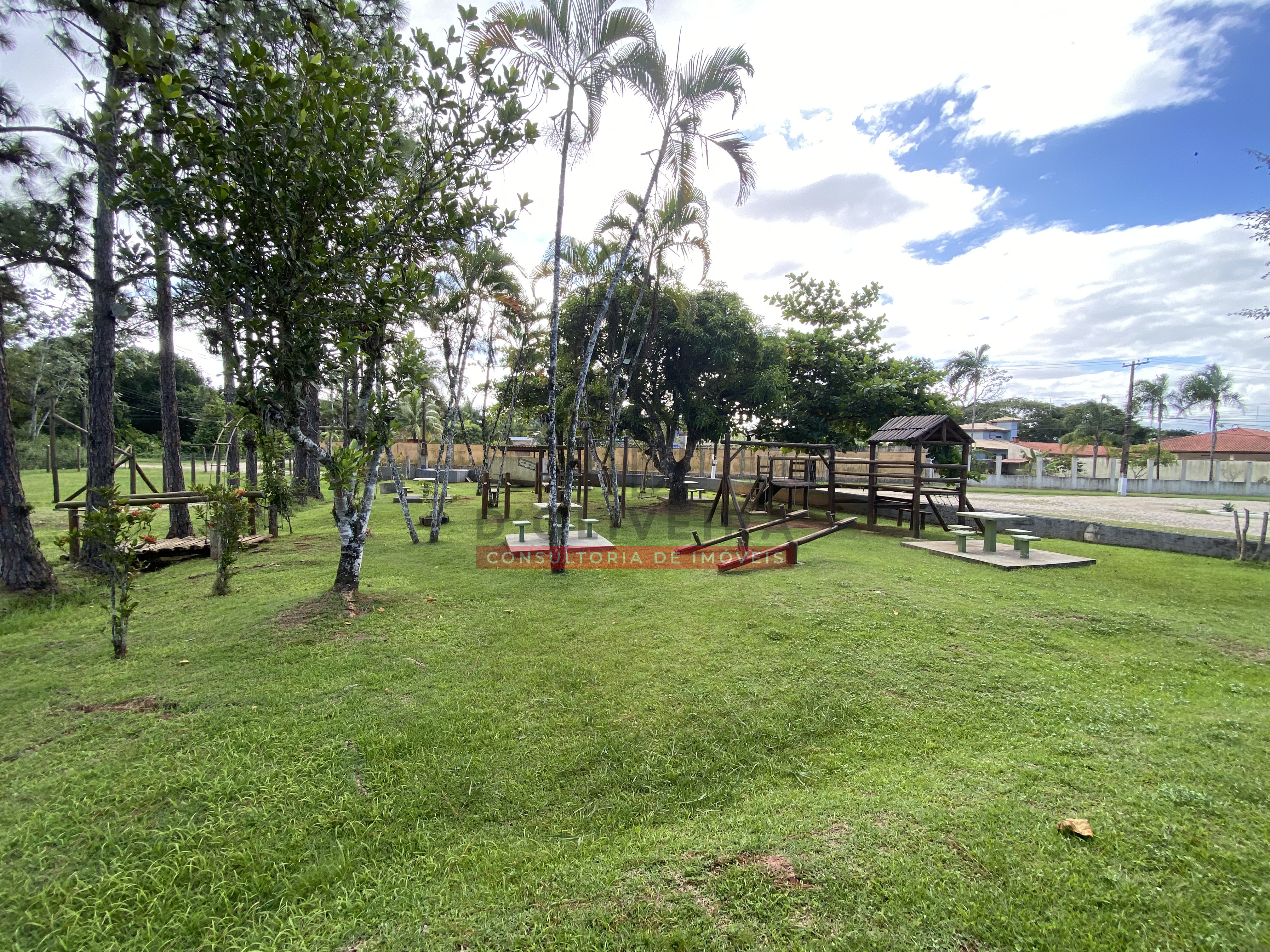 Casa em três terrenos à venda na Estância São Marcos - Peruíbe - SP