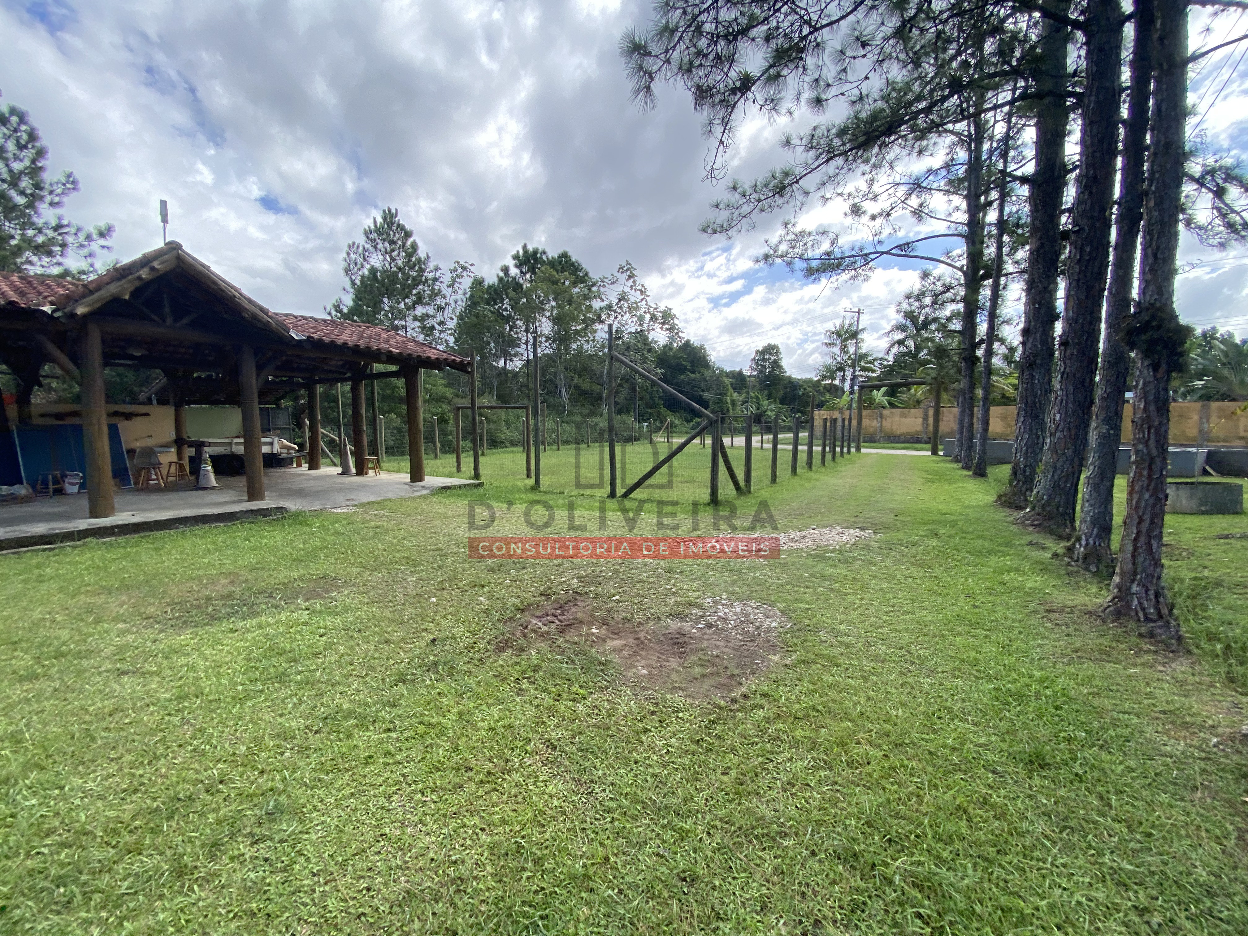 Casa em três terrenos à venda na Estância São Marcos - Peruíbe - SP