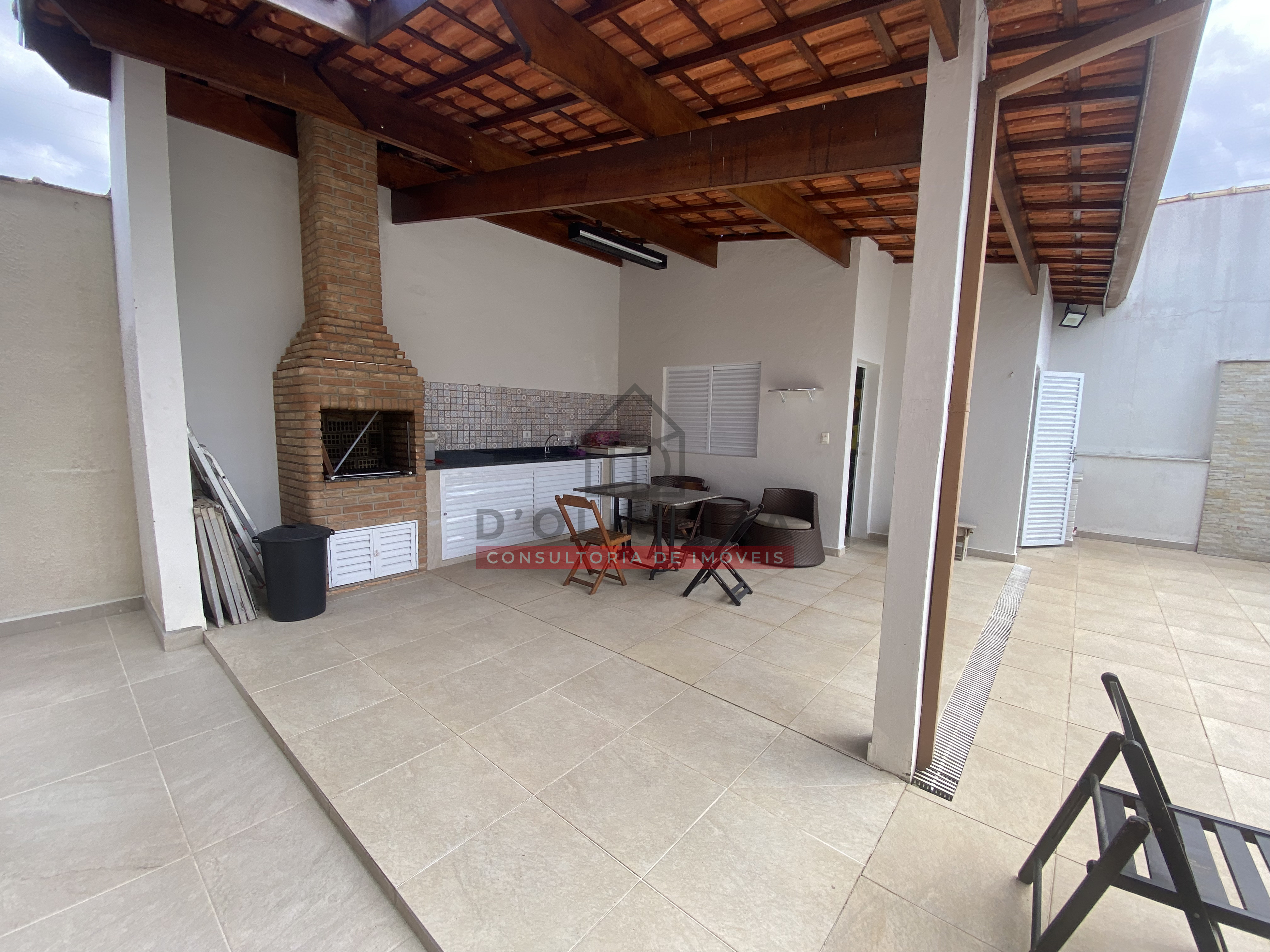 Casa com piscina e churrasqueira à venda no Jardim Barra de Jangadas - Peruíbe - SP