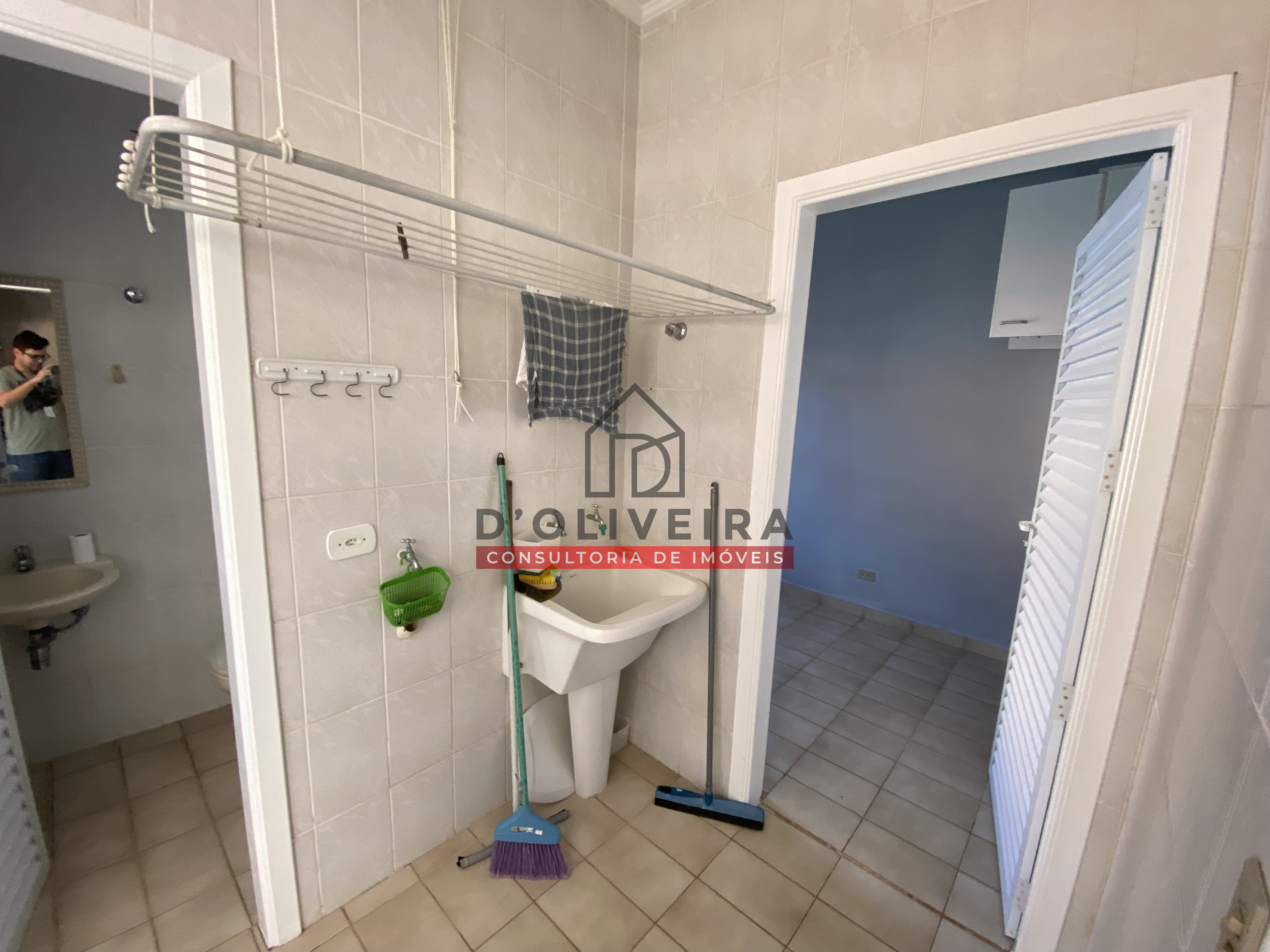 Casa térrea com piscina e churrasqueira no condomínio Bougainvillée III - Peruíbe - SP