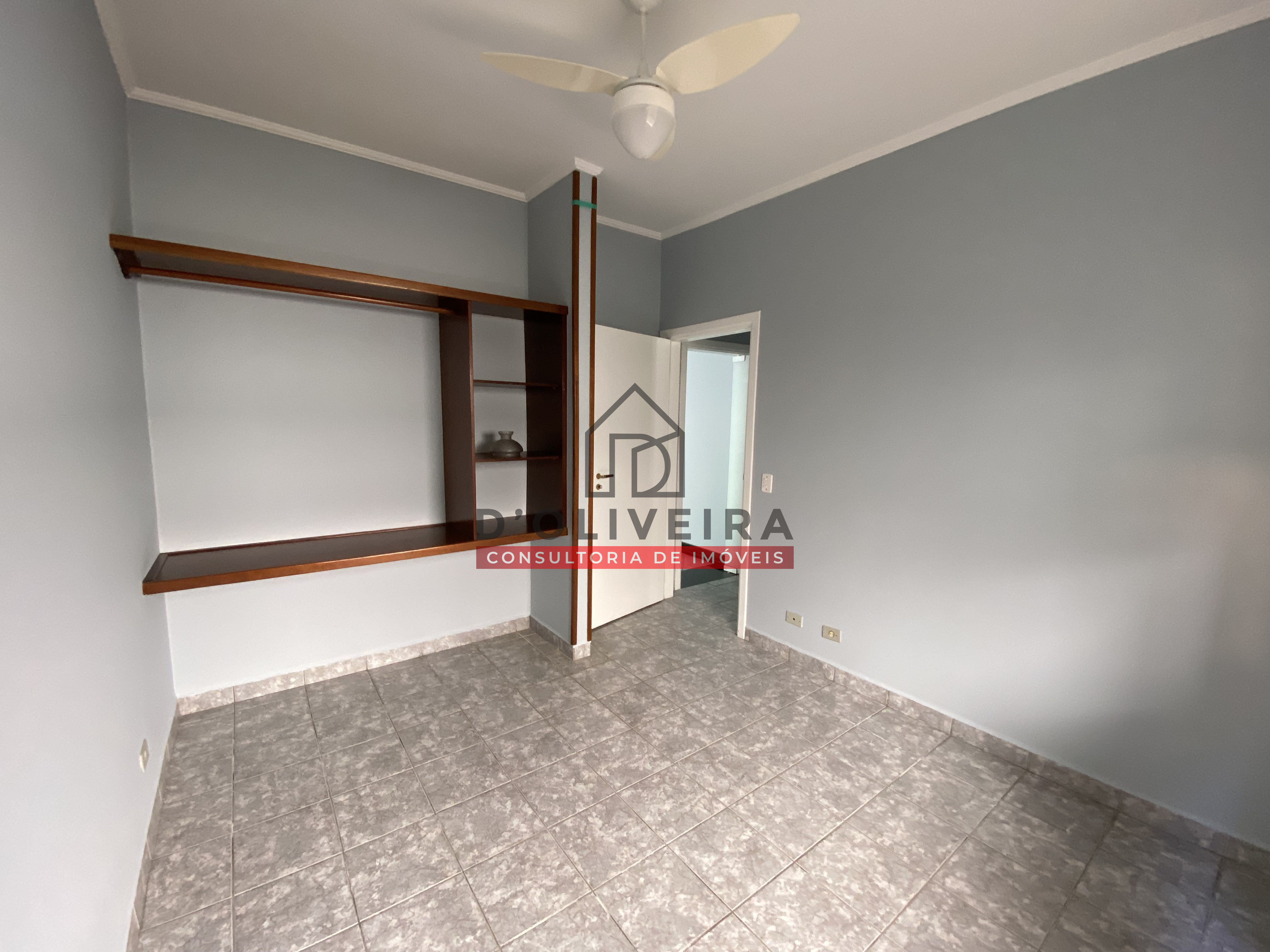 Casa térrea com piscina e churrasqueira no condomínio Bougainvillée III - Peruíbe - SP