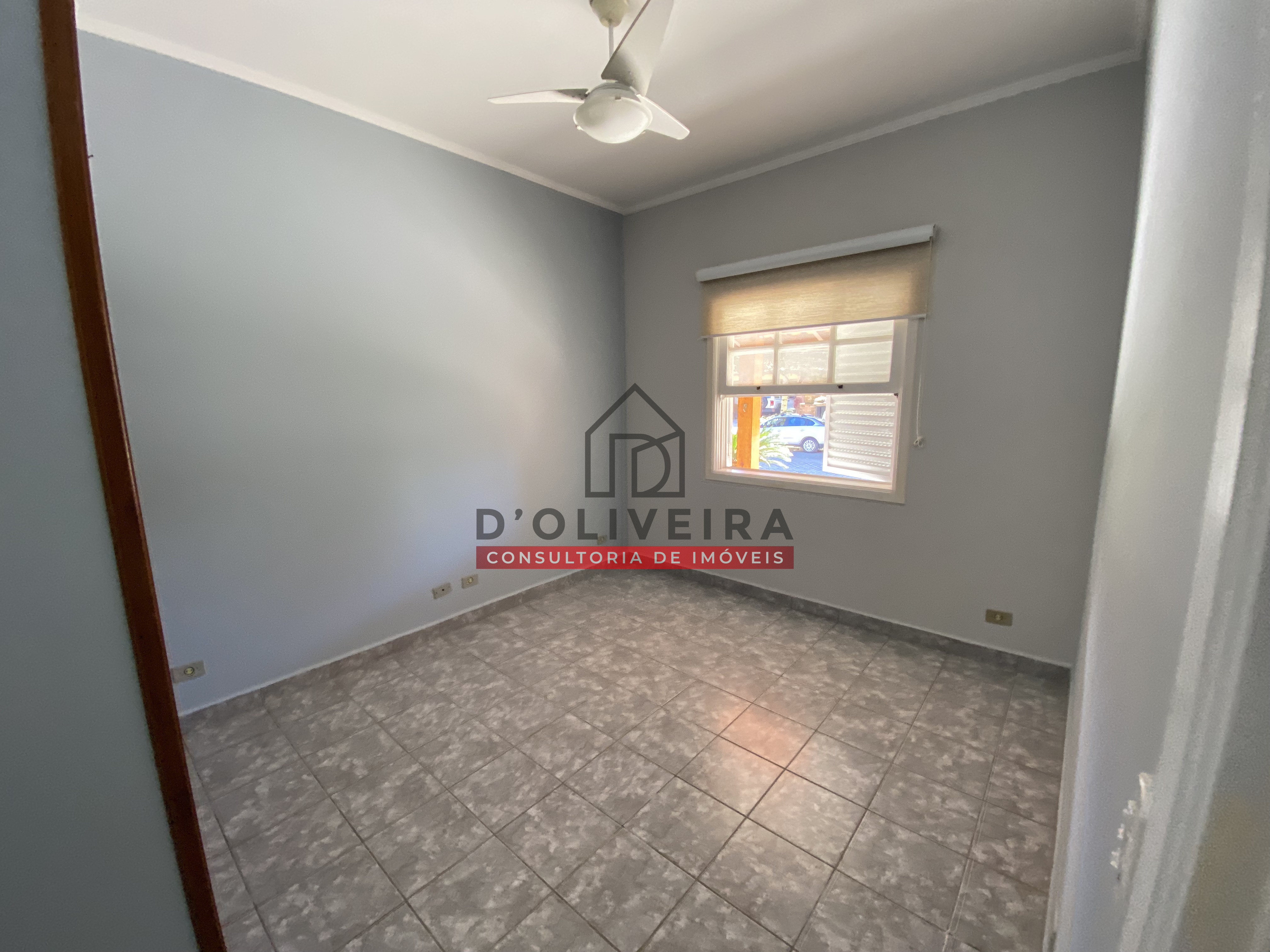 Casa térrea com piscina e churrasqueira no condomínio Bougainvillée III - Peruíbe - SP