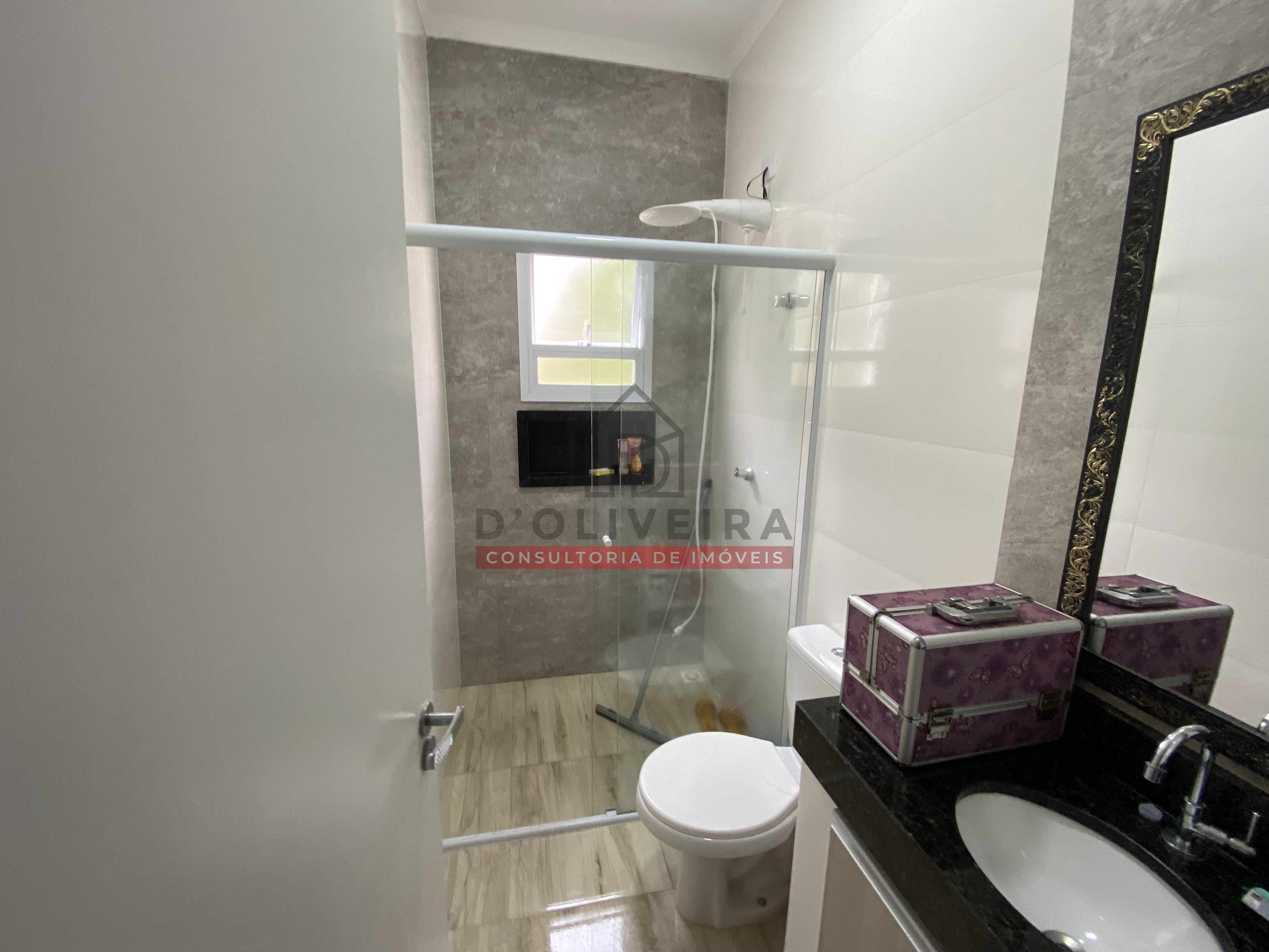 Casa com piscina e churrasqueira à venda no Bairro Parque D'aville - Peruíbe - SP