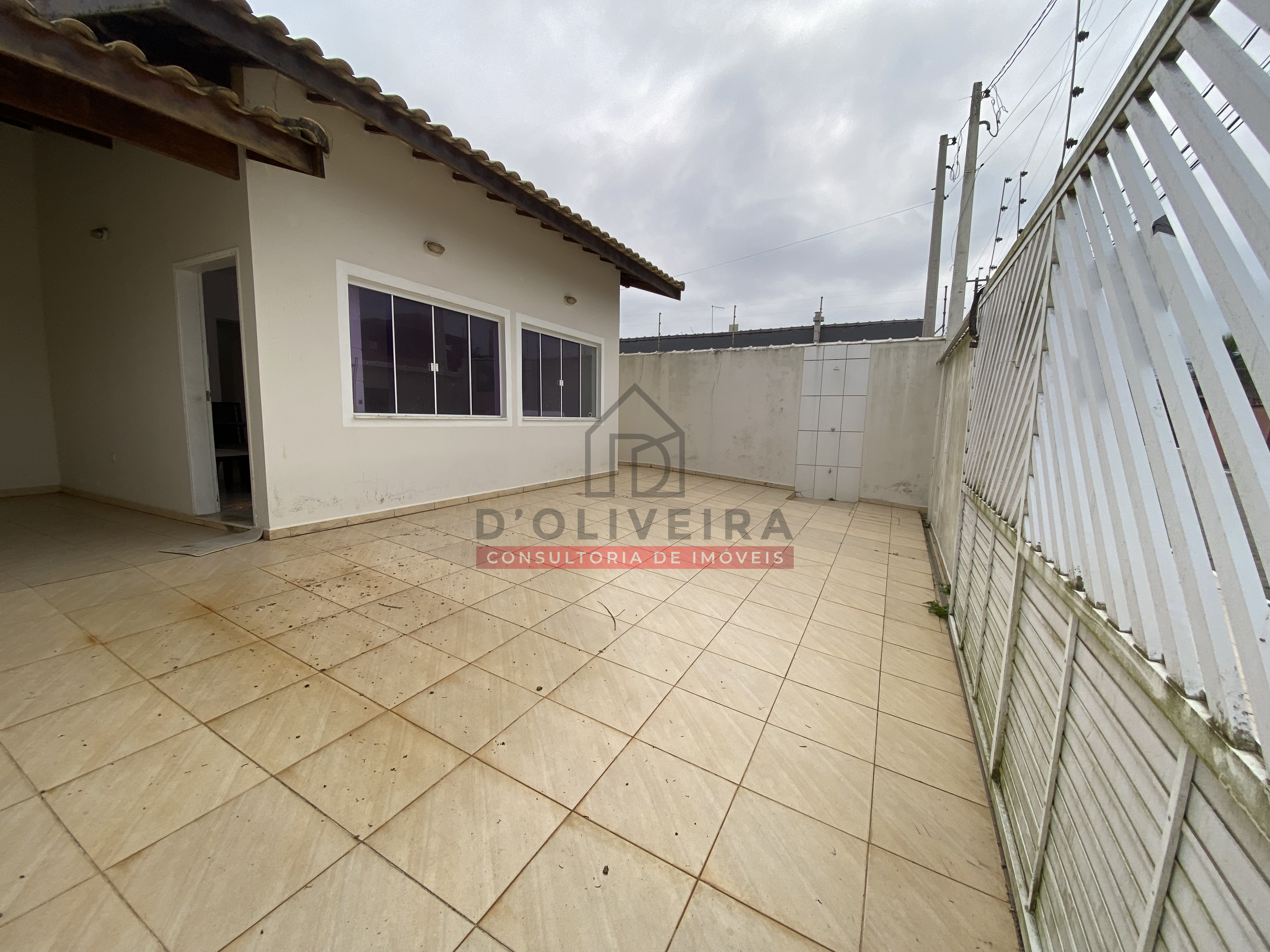 Casa com térrea com piscina à venda no Maria Helena Novaes - Peruíbe - SP