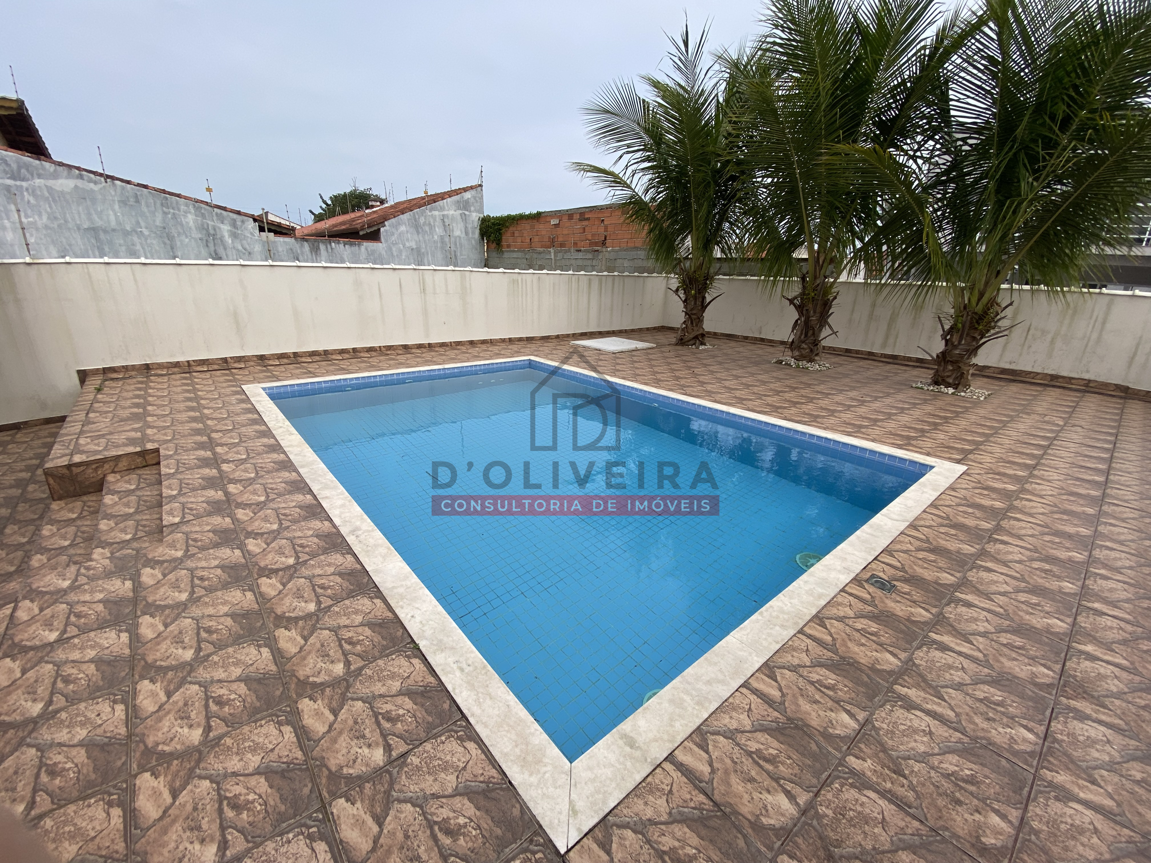 Casa com térrea com piscina à venda no Maria Helena Novaes - Peruíbe - SP