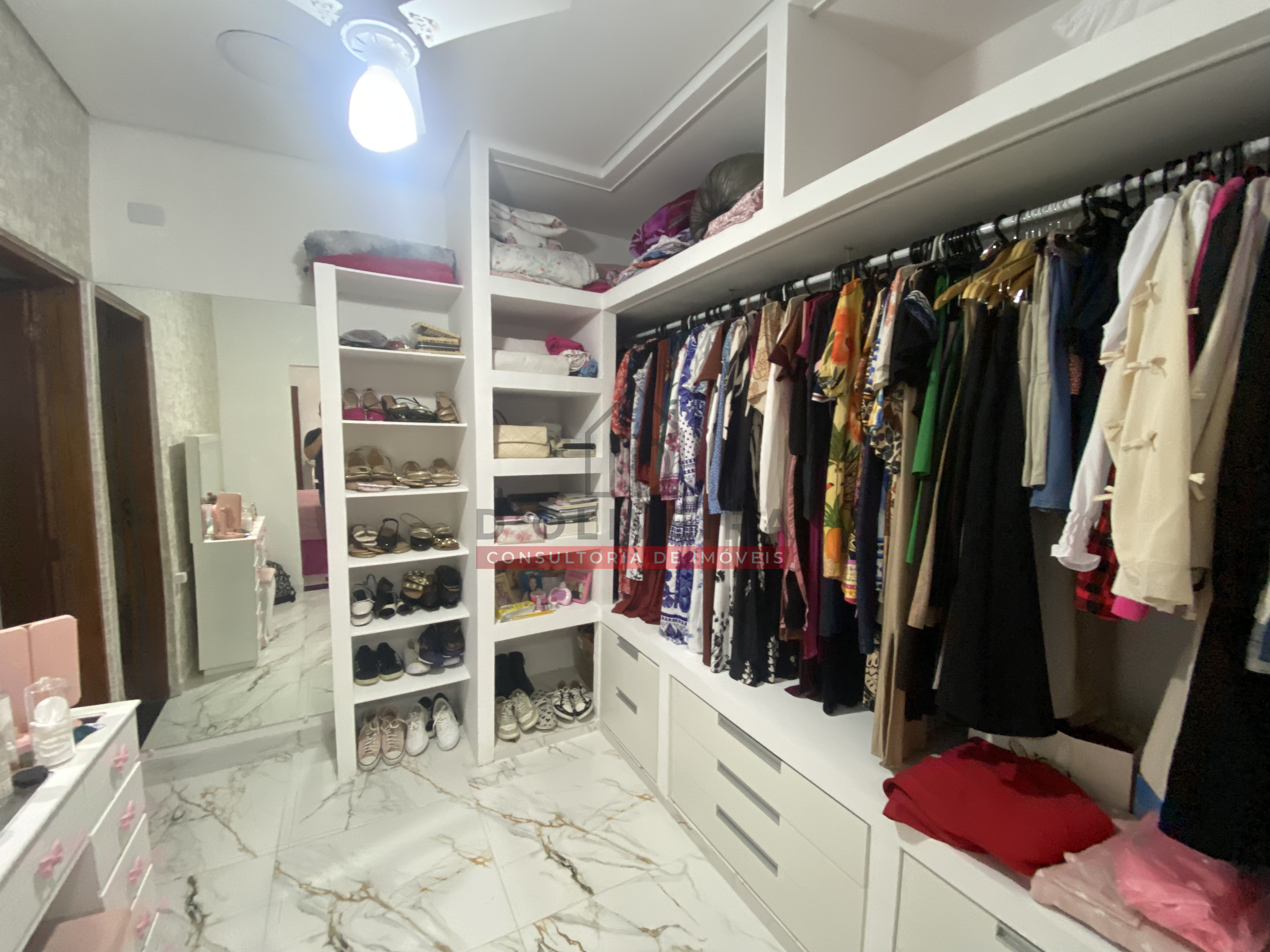 Casa com piscina e churrasqueira no Flora Rica 2 - Peruíbe - SP