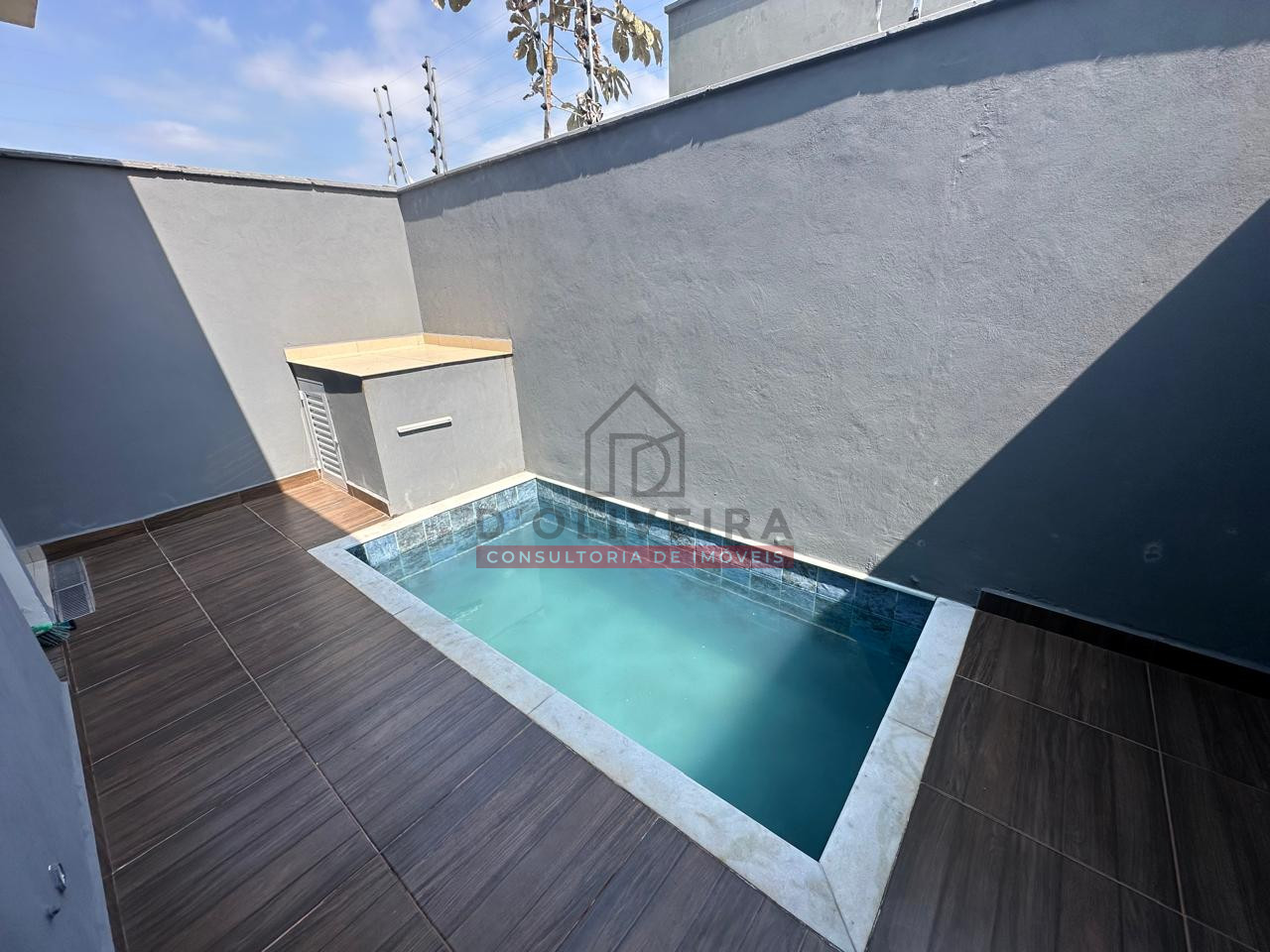 Casa térrea com piscina e churrasqueira no Balneário São João Batista 2 - Peruíbe - SP