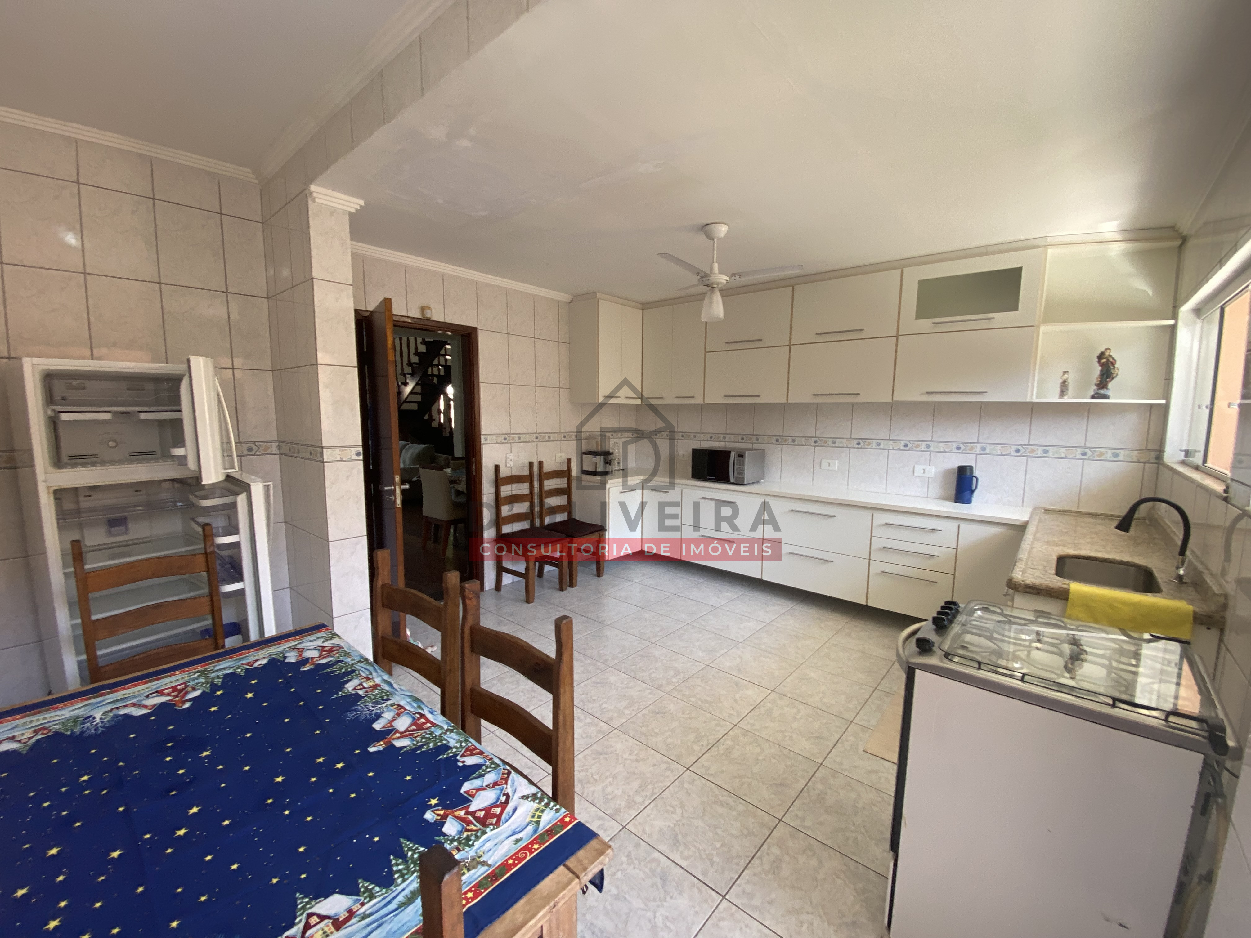 Sobrado com piscina à venda no Jardim Ribamar - Peruíbe - SP