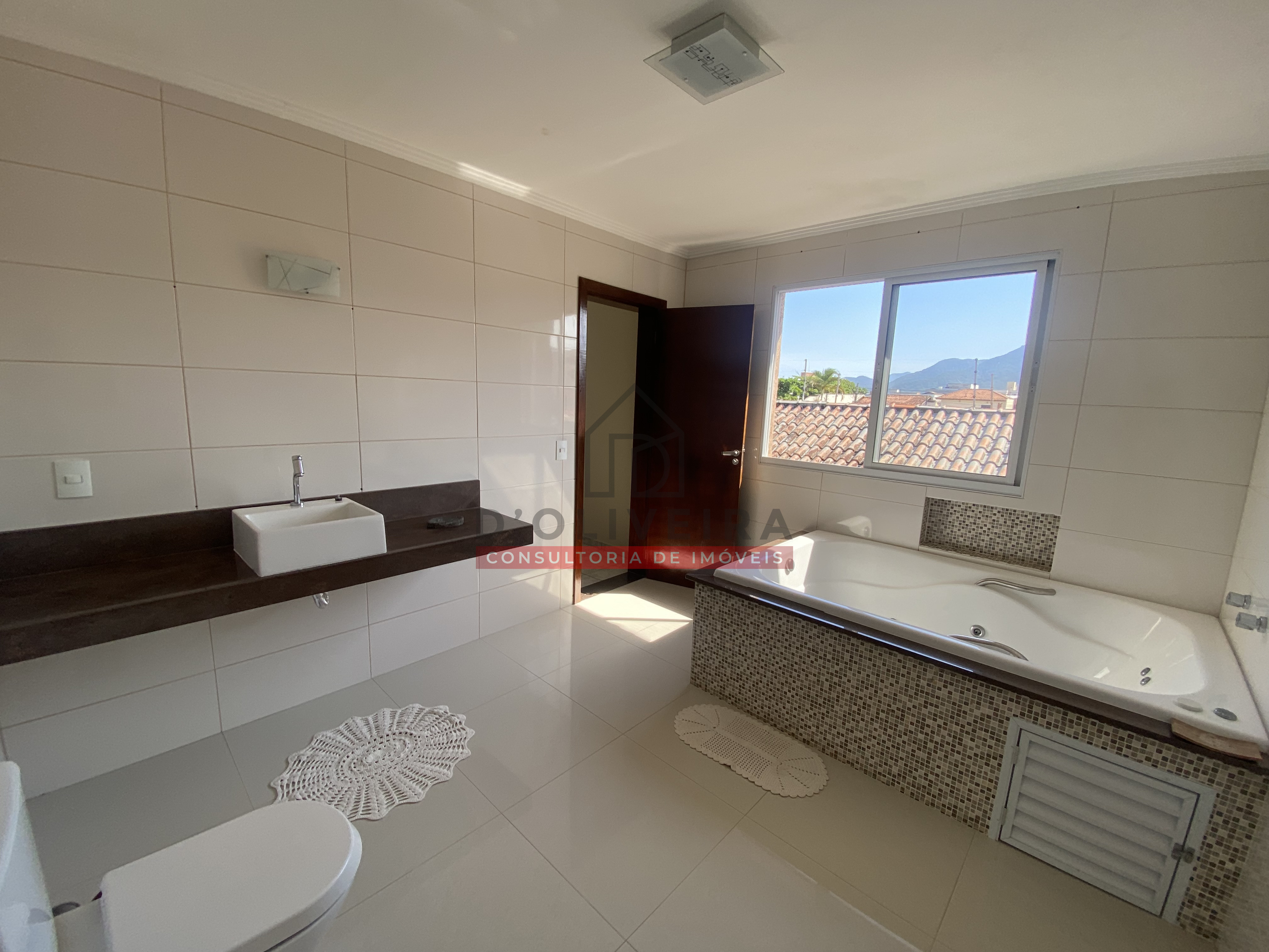 Sobrado com piscina à venda no Jardim Ribamar - Peruíbe - SP