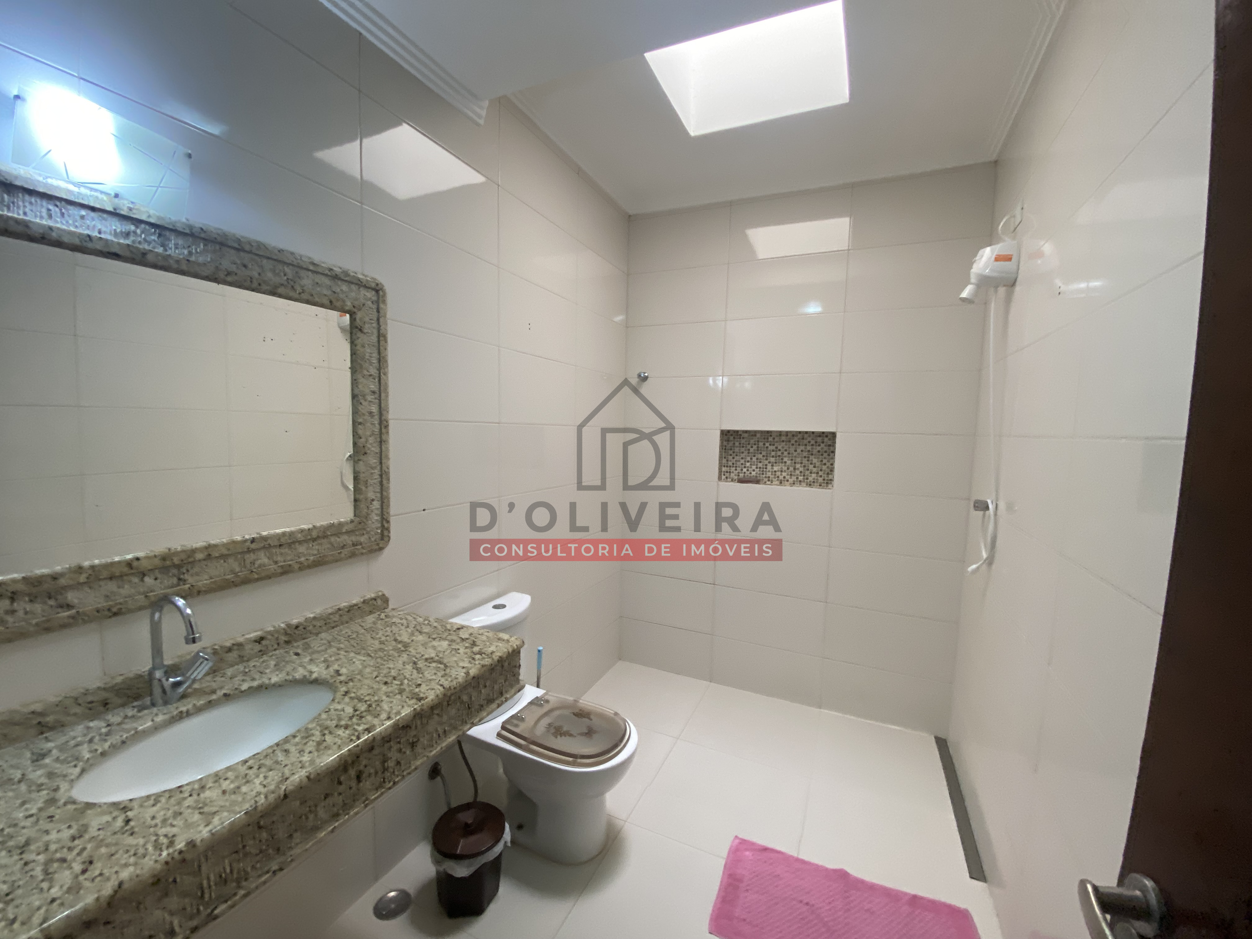 Sobrado com piscina à venda no Jardim Ribamar - Peruíbe - SP