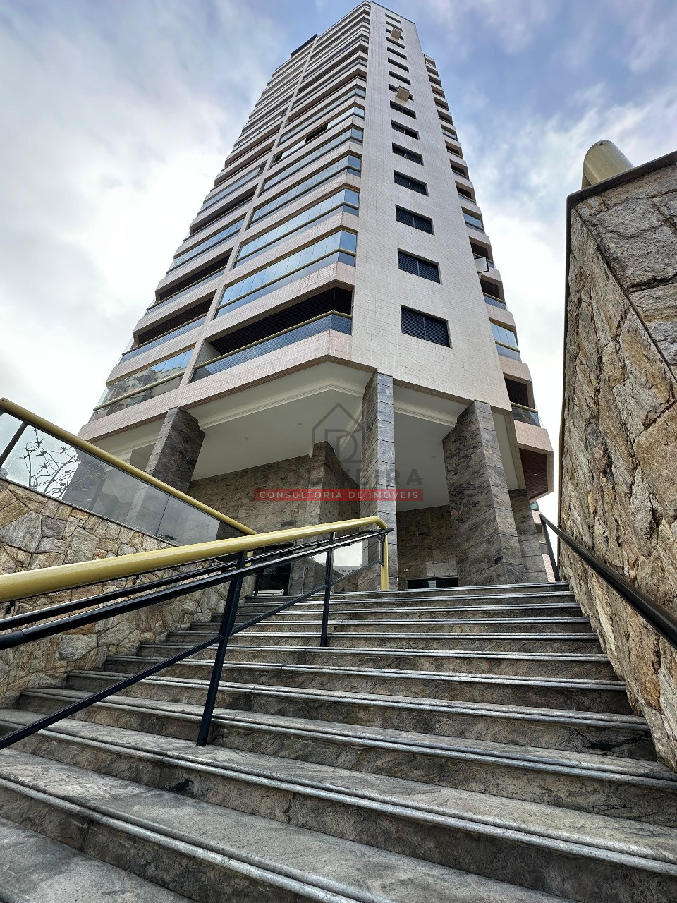 Apartamento com vista para o mar a venda no Bairro Aviação - Praia Grande - SP