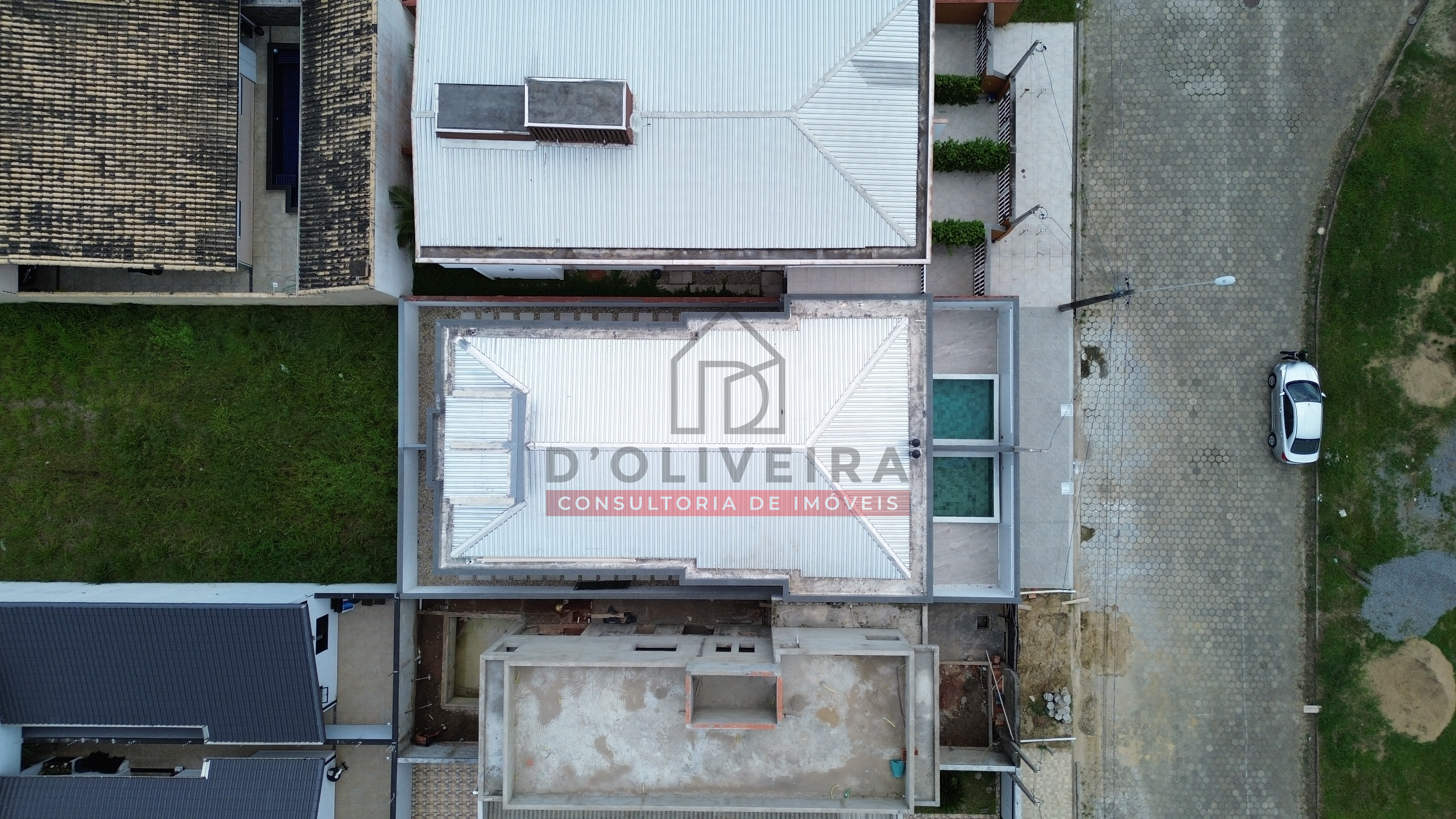 Casa com piscina e churrasqueira à venda no Bairro Flora Rica - Peruíbe - SP