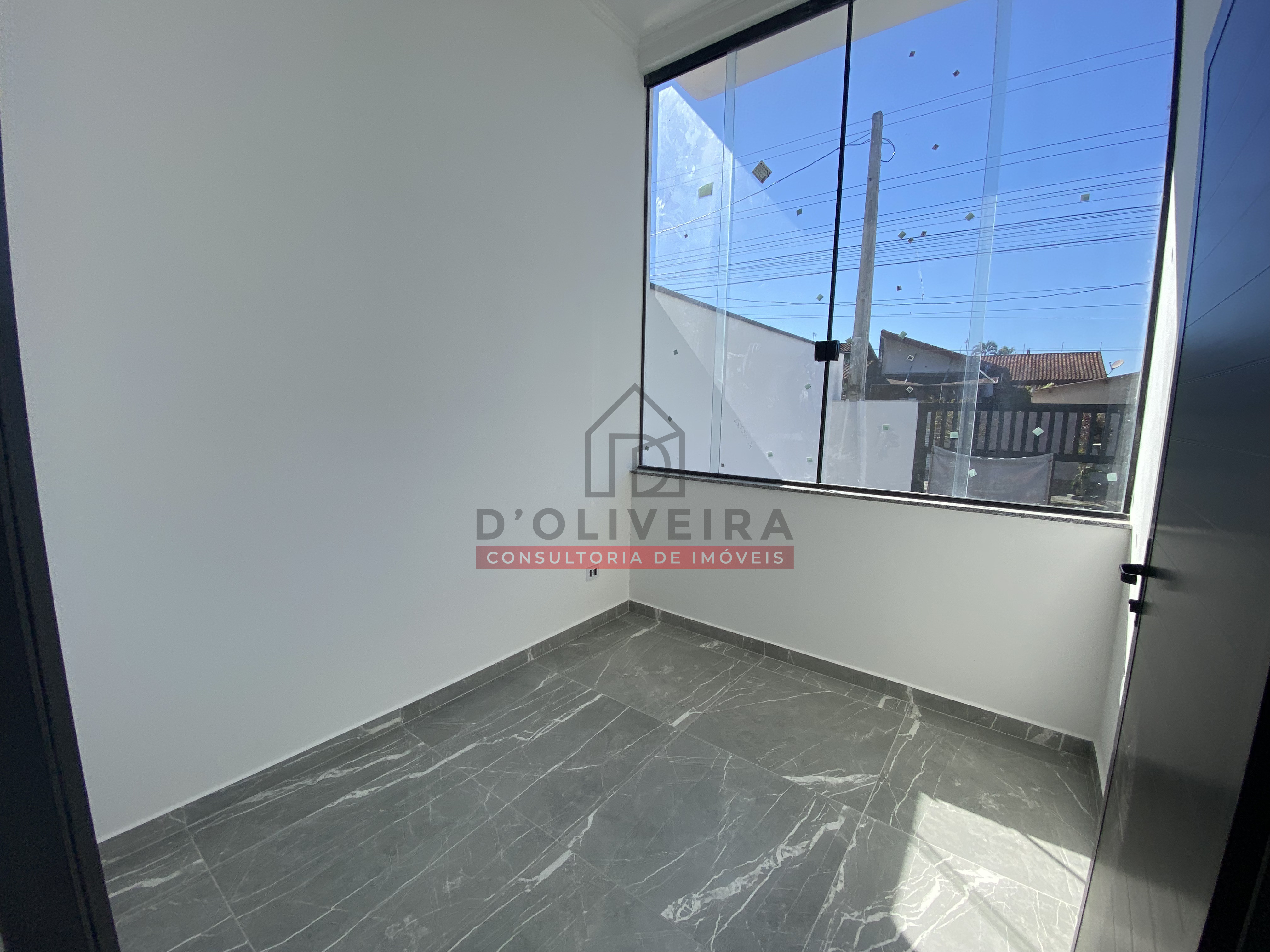 Casa térrea com piscina e 3 suítes à venda no Balneário Samburá - Peruíbe - SP