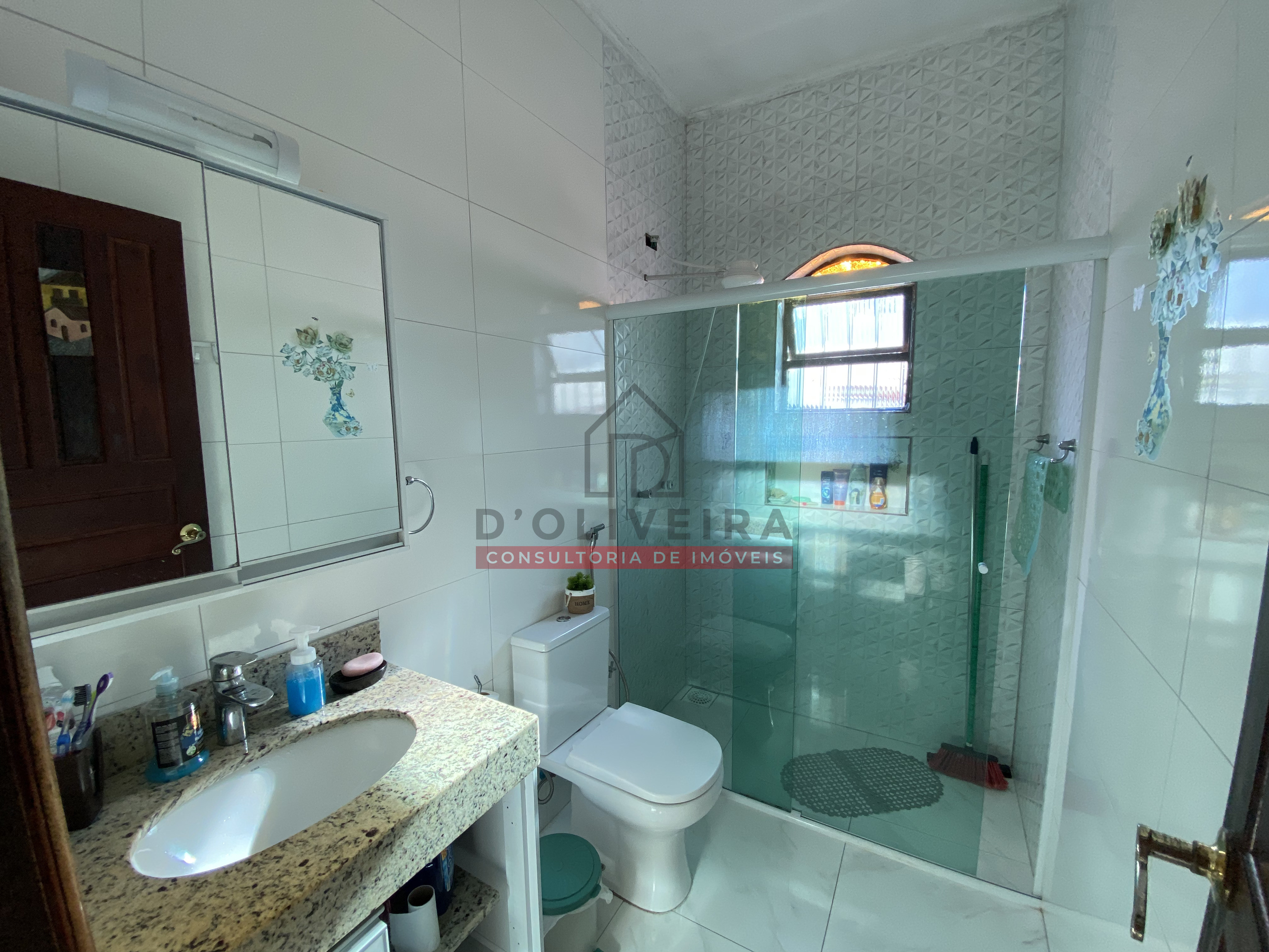 Casa térrea com edícula e churrasqueira no Bairro Jardim Veneza - Peruíbe - SP