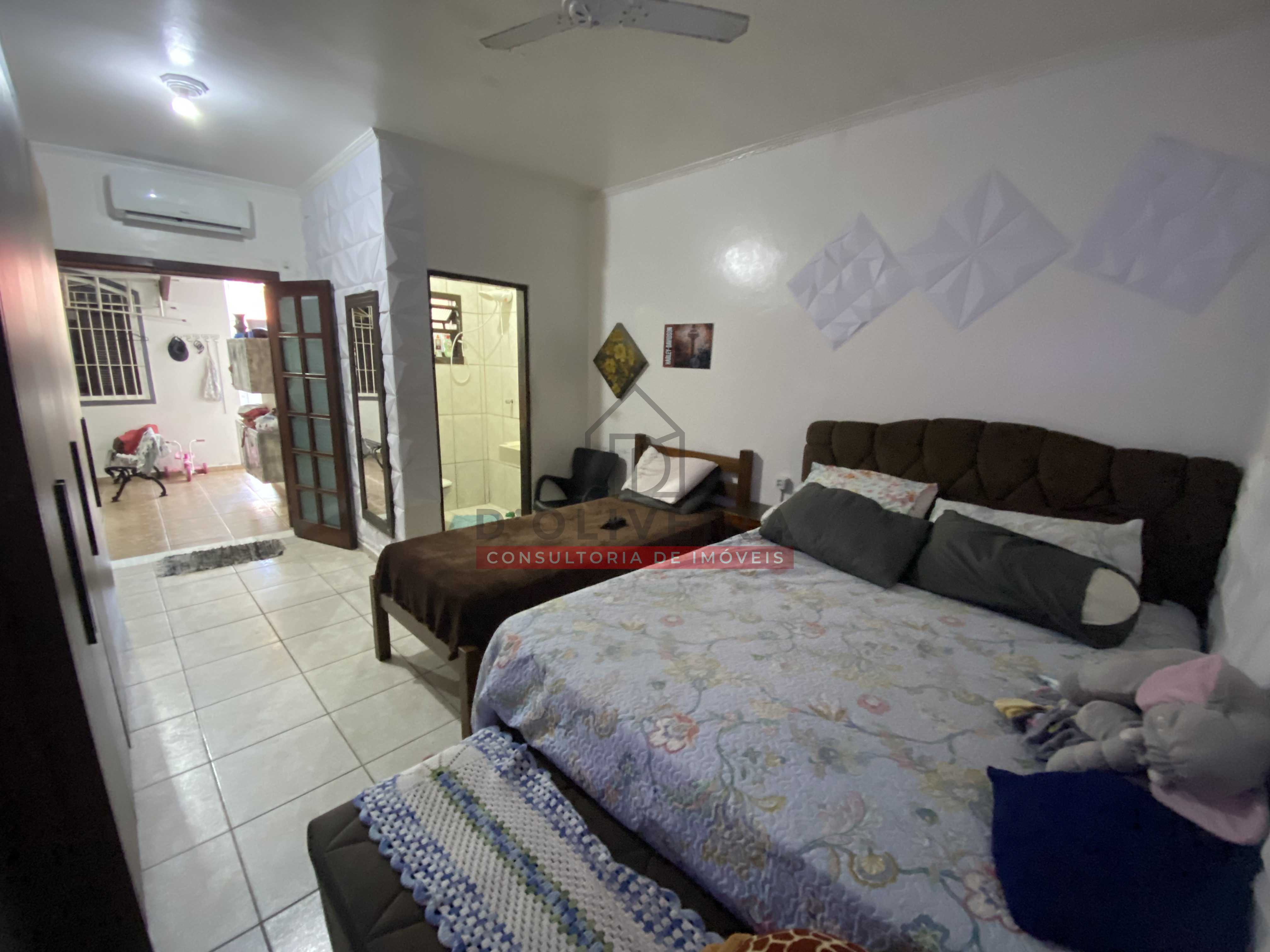 Casa térrea com edícula e churrasqueira no Bairro Jardim Veneza - Peruíbe - SP