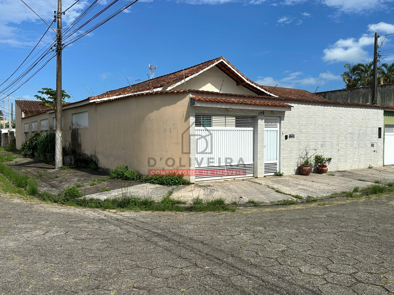 Casa com piscina e churrasqueira na Cidade Nova Peruíbe - Peruíbe - SP