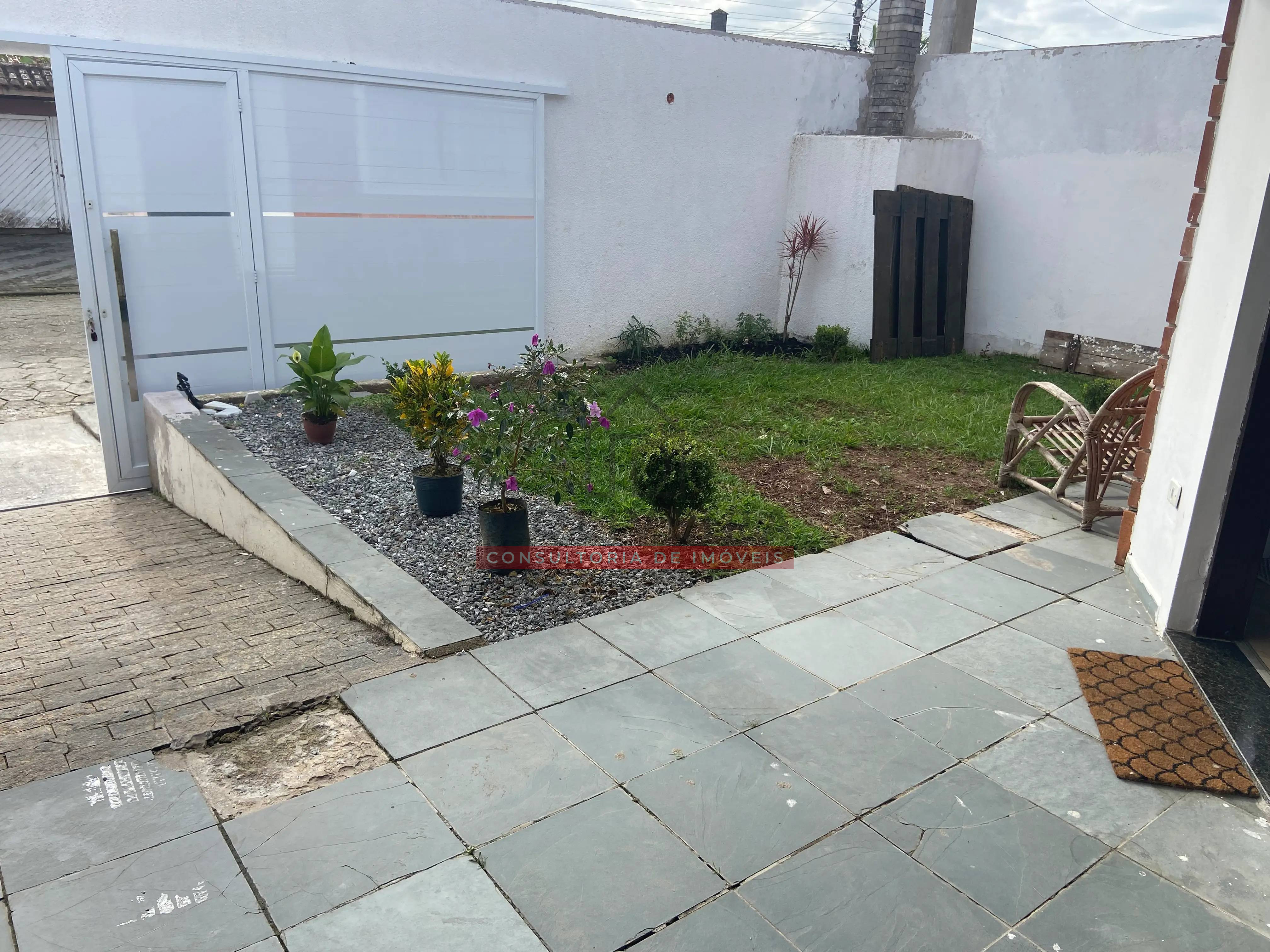 Casa térrea à venda no Balneário Oásis - Peruíbe - SP