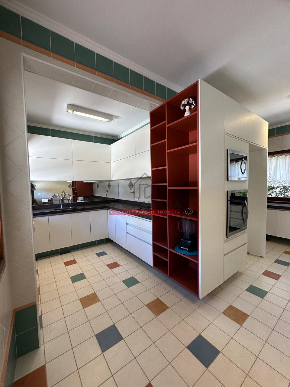 Sobrado de 4 suítes e piscina aquecida no Bougainville Residencial II - Peruíbe - SP