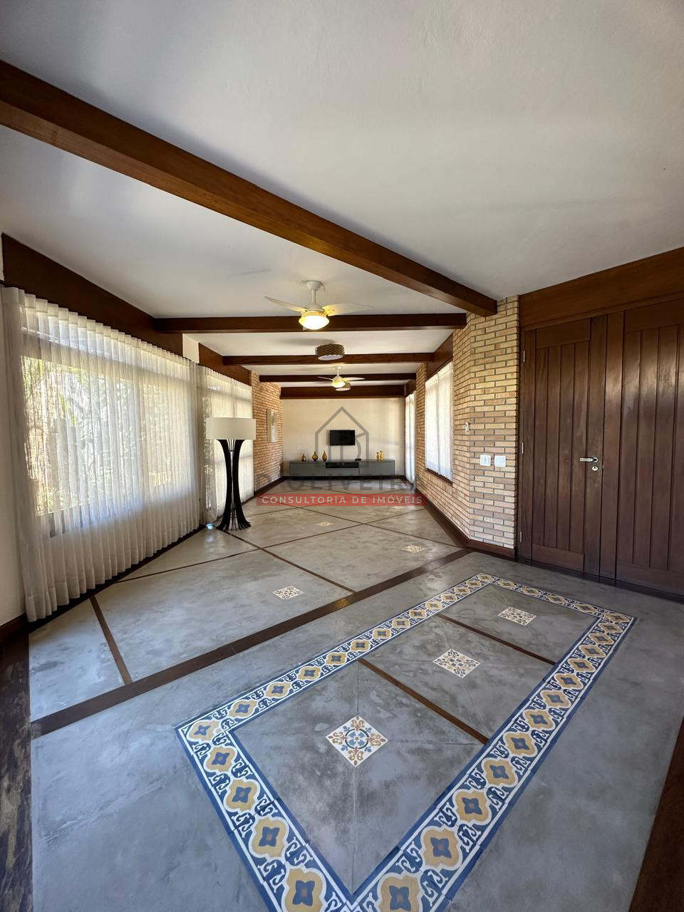 Sobrado de 4 suítes e piscina aquecida no Bougainville Residencial II - Peruíbe - SP