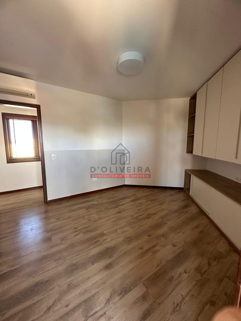 Sobrado de 4 suítes e piscina aquecida no Bougainville Residencial II - Peruíbe - SP