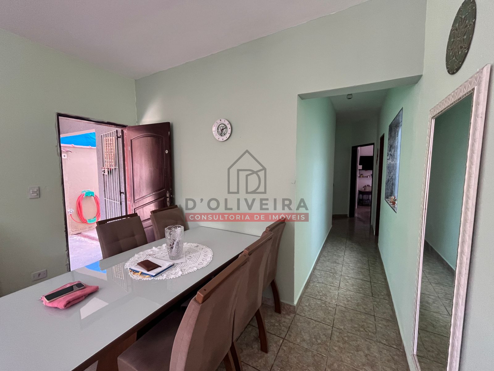 Casa térrea com piscina à venda no Belmira Novaes - Peruíbe - SP