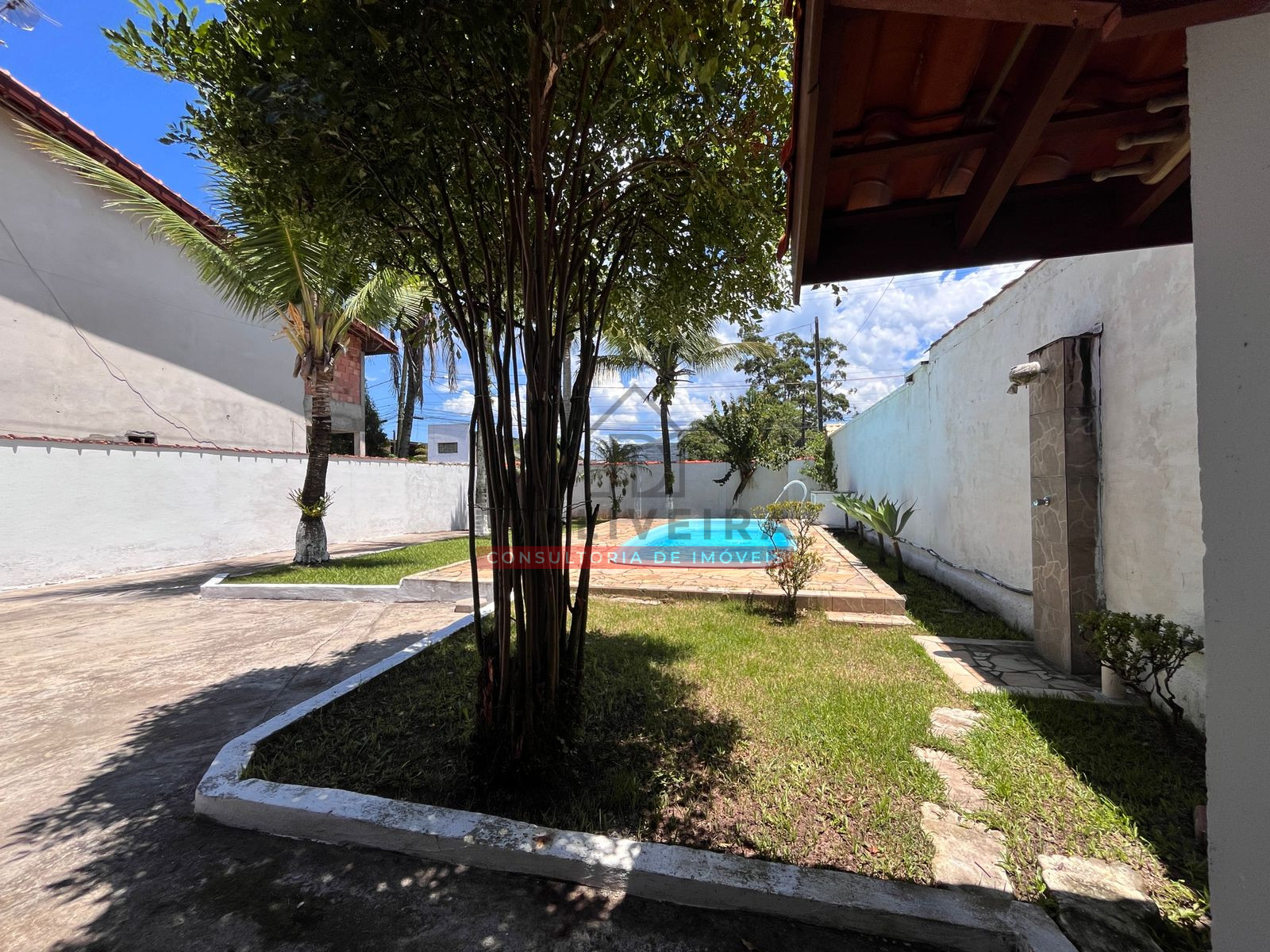 Chácara com piscina no Jardim dos Prados - Peruíbe - SP