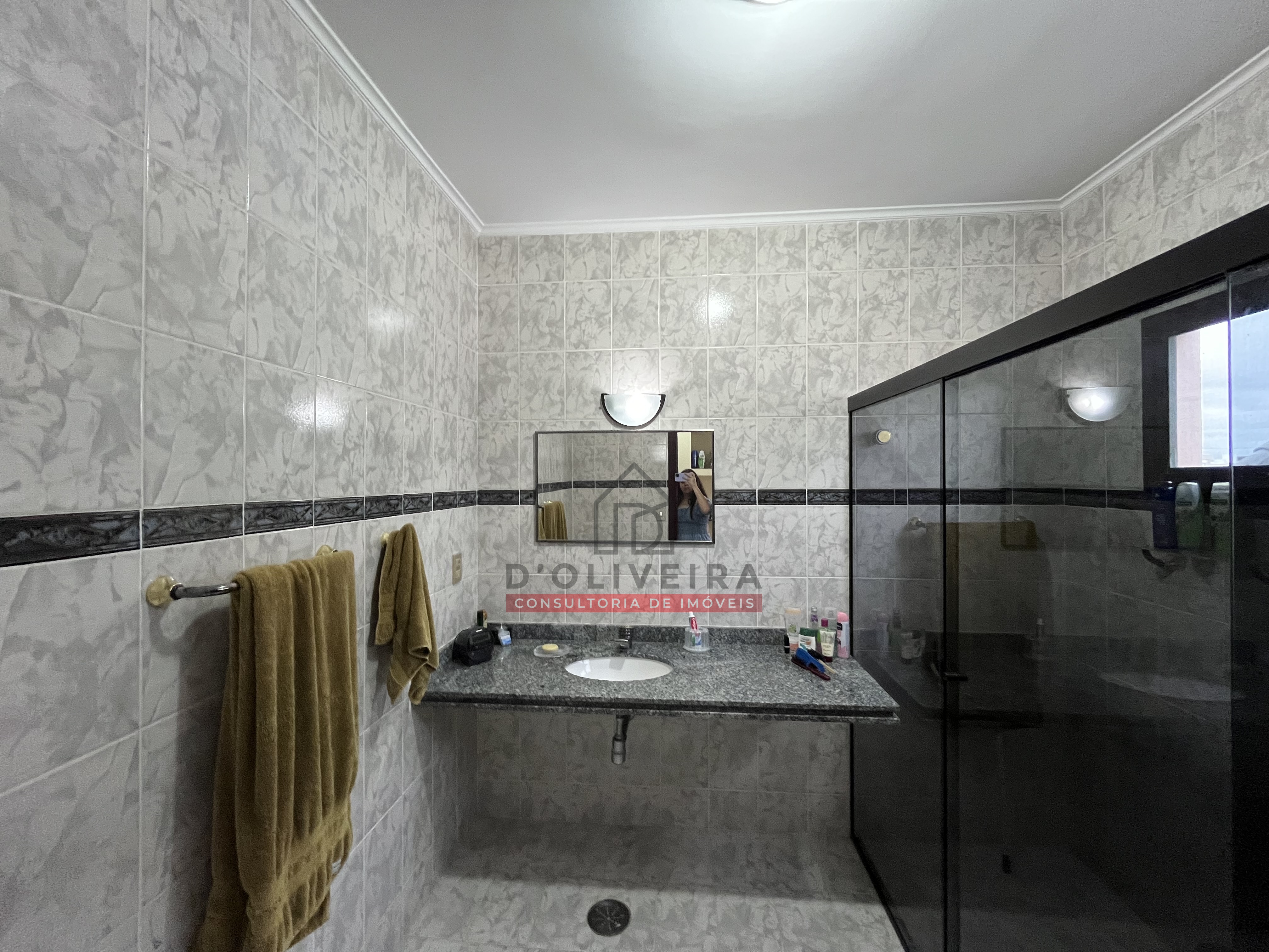 Sobrado em dois terrenos à venda no Condomínio Bougainvillée III - Peruíbe - SP