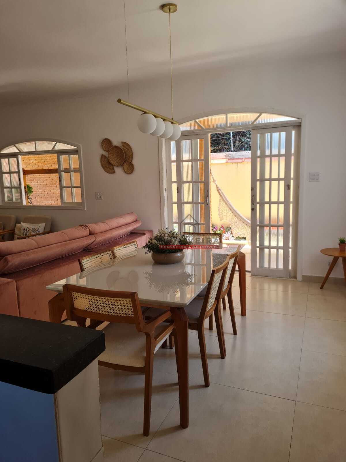 Casa com piscina à venda no Balneário Três Marias - Peruíbe - SP