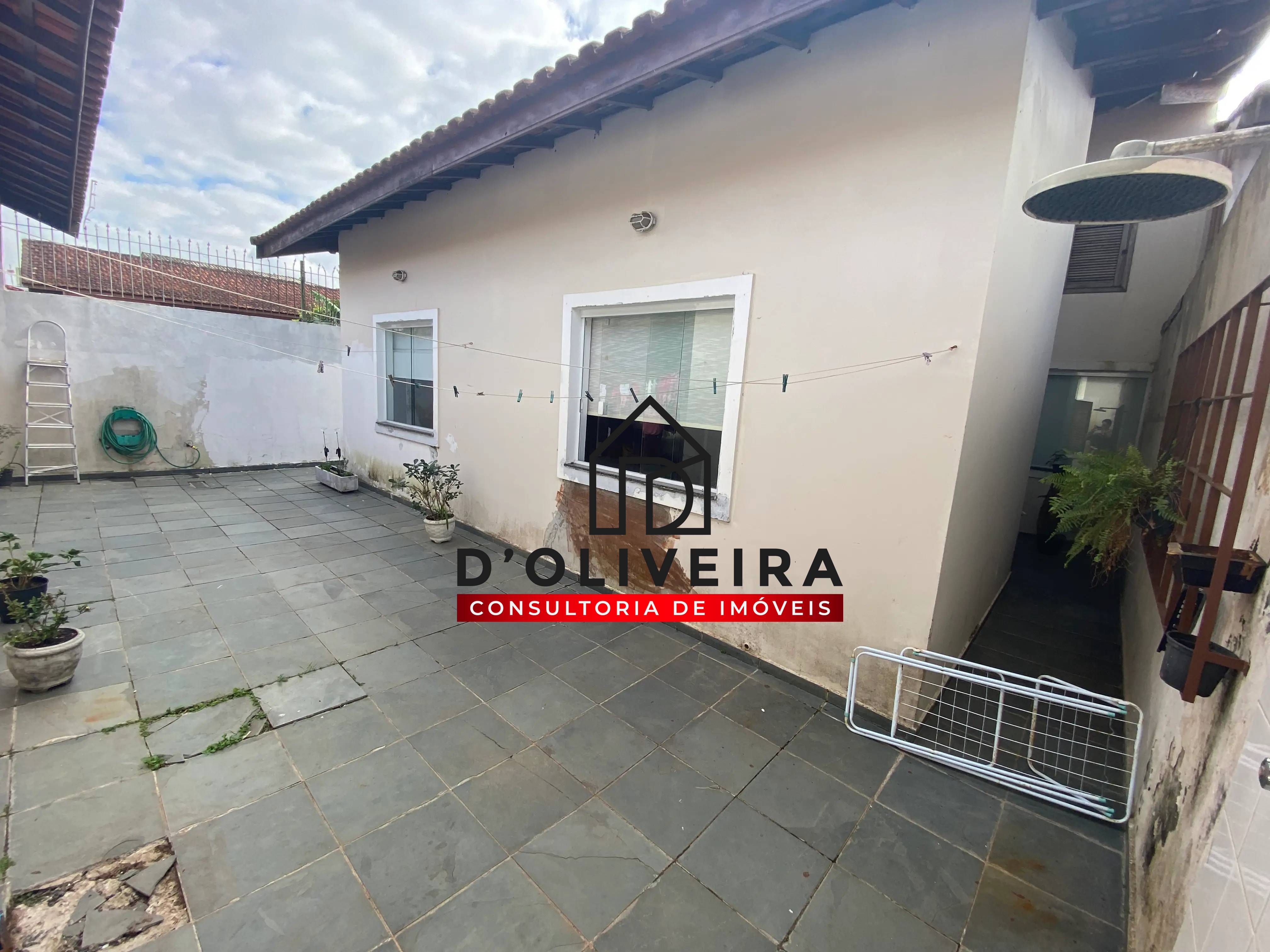 Casa térrea à venda no Balneário Oásis - Peruíbe - SP