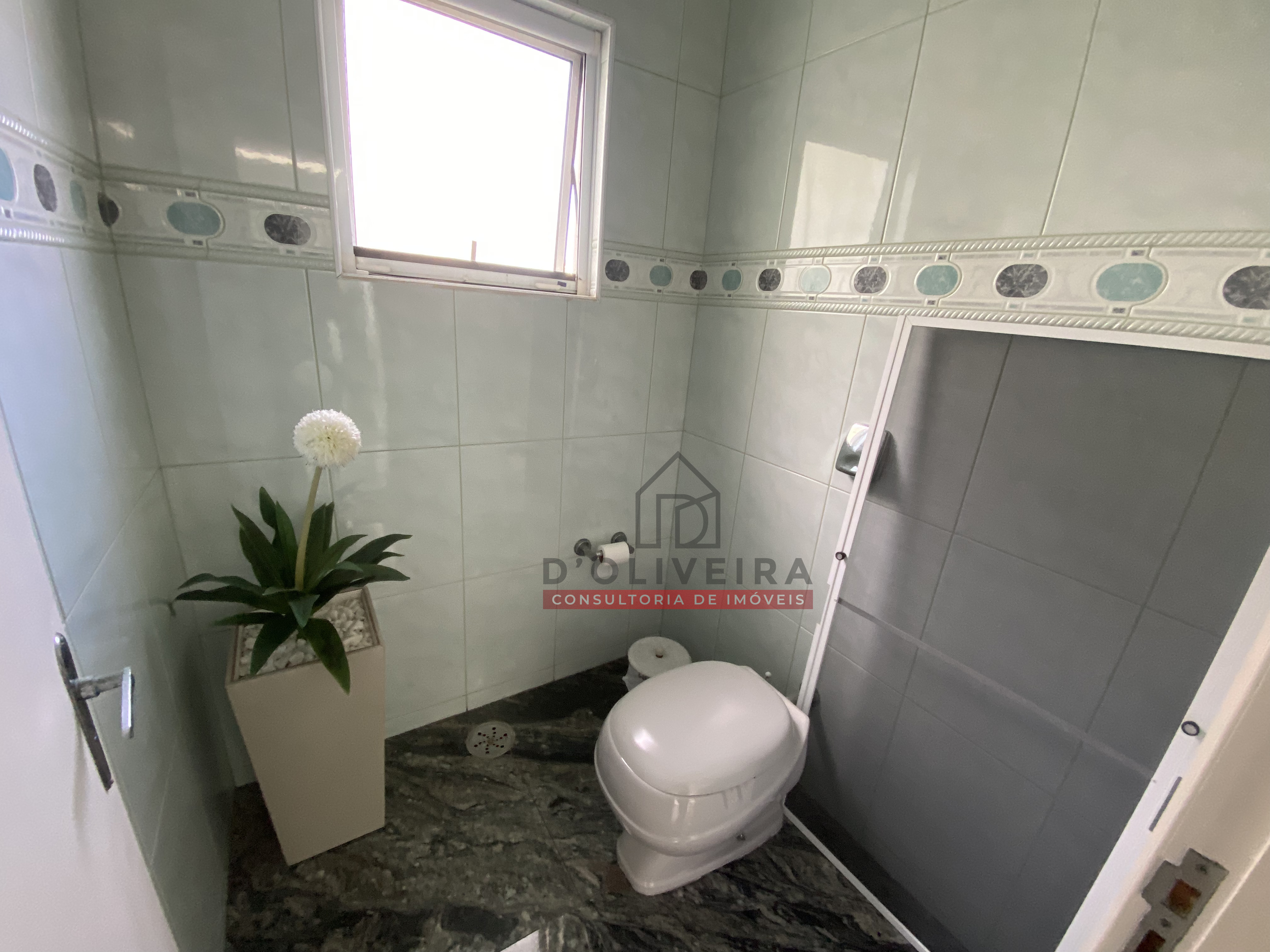 Casa térrea com 3 suítes à venda no condomínio Bougainvillée III - Peruíbe - SP