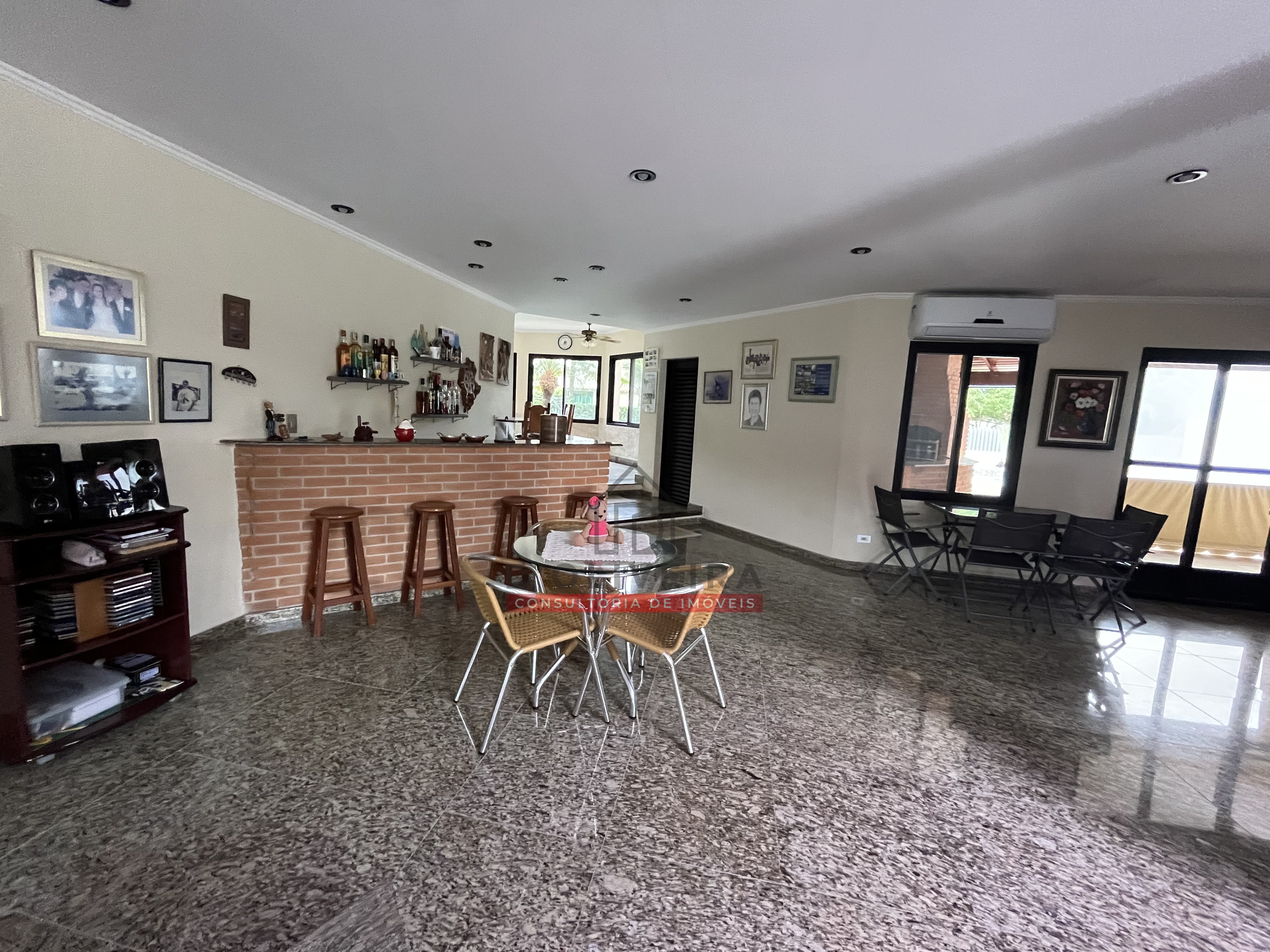 Sobrado em dois terrenos à venda no Condomínio Bougainvillée III - Peruíbe - SP