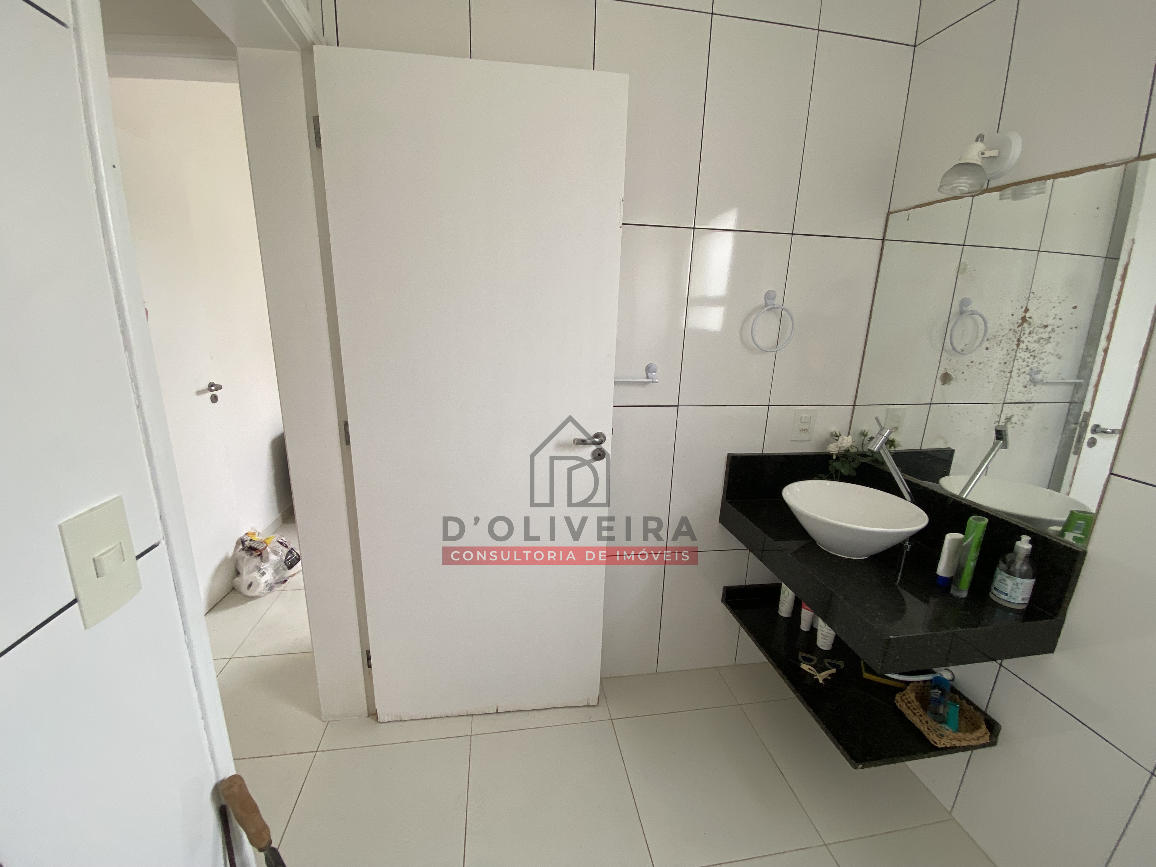 Casa com térrea com piscina à venda no Maria Helena Novaes - Peruíbe - SP