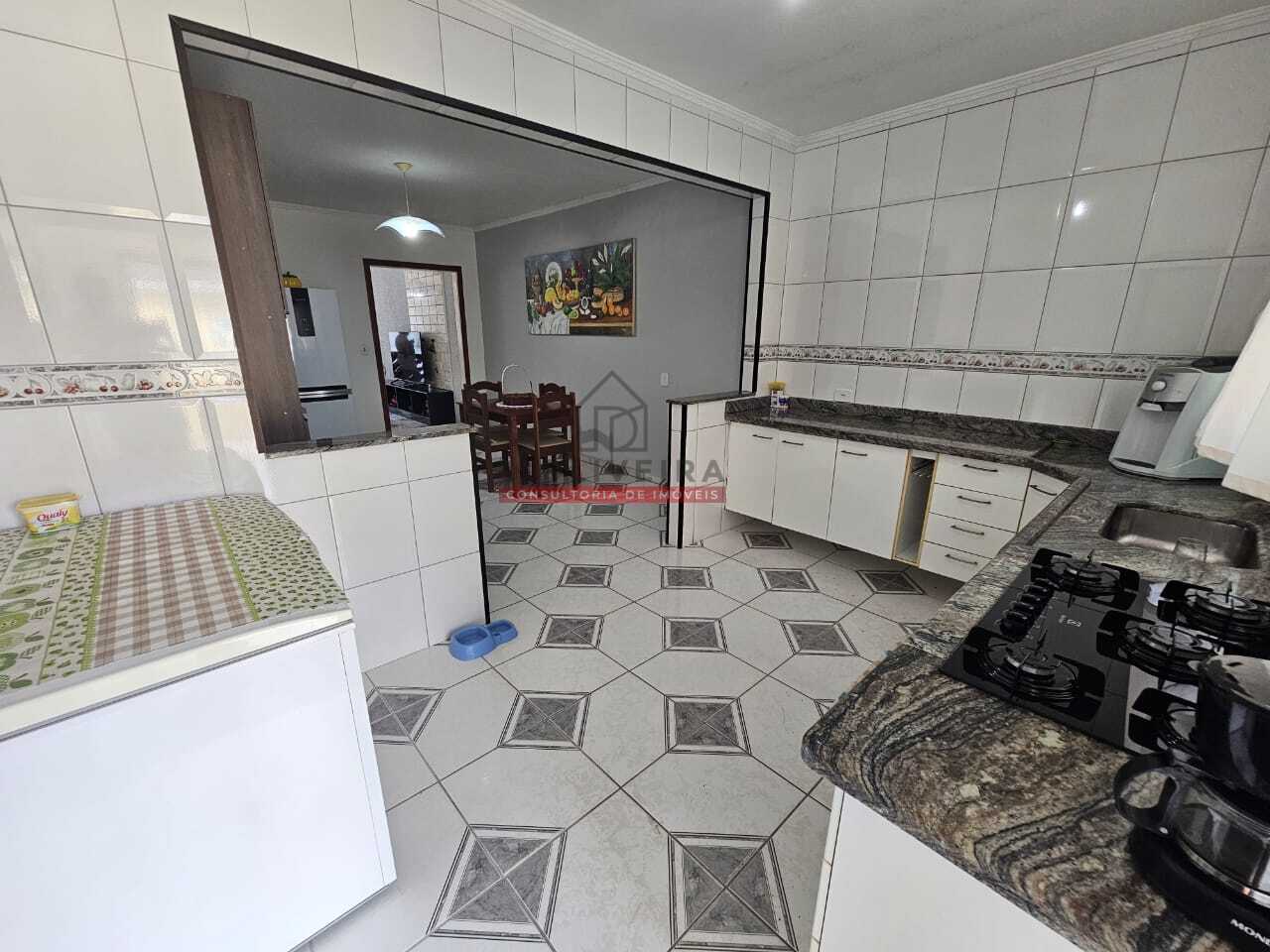 Sobrado e loja à venda no Centro - Peruíbe - SP