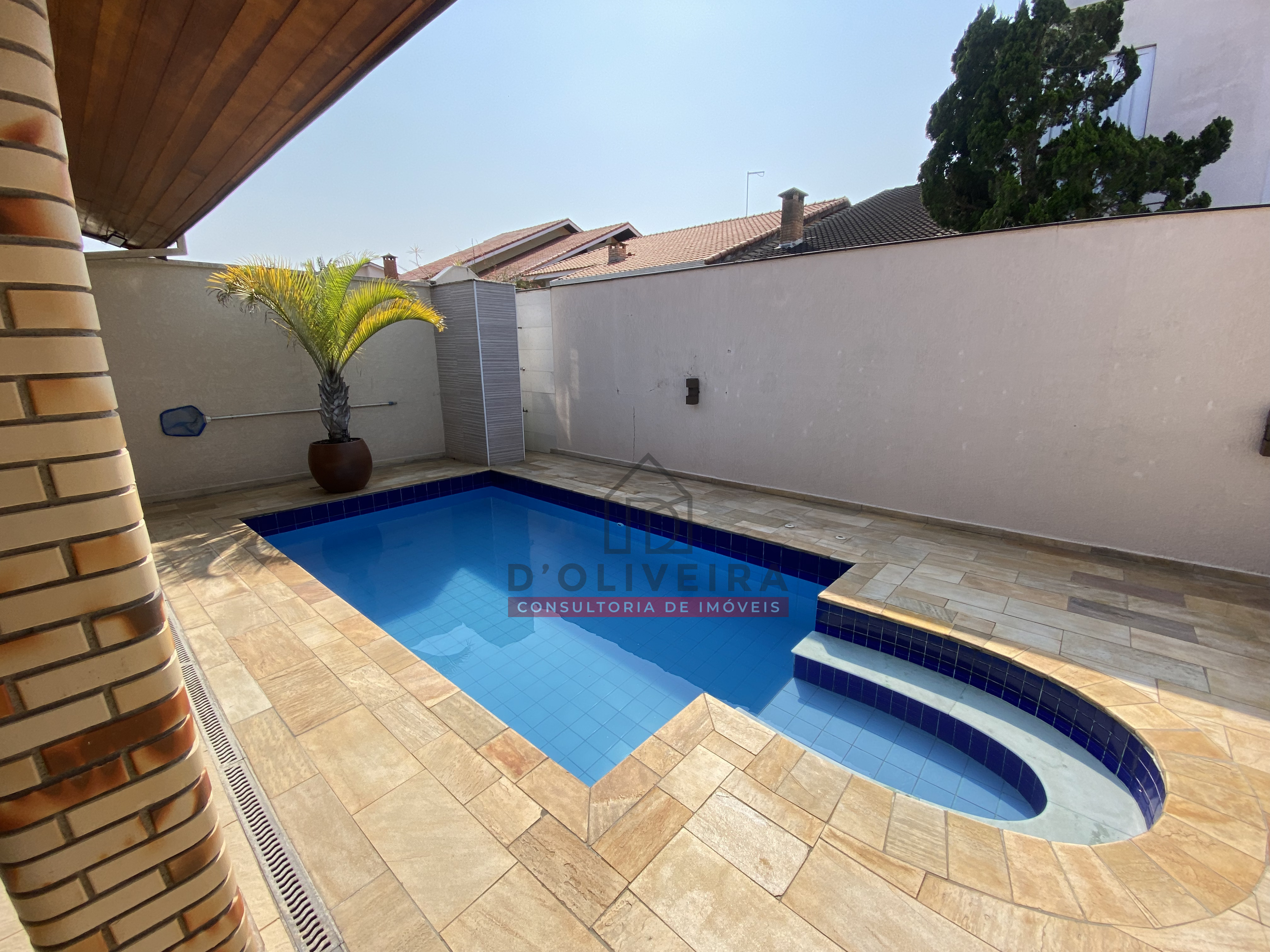 Sobrado com piscina e 4 suítes à venda no condomínio Bougainvillée III - Peruíbe - SP