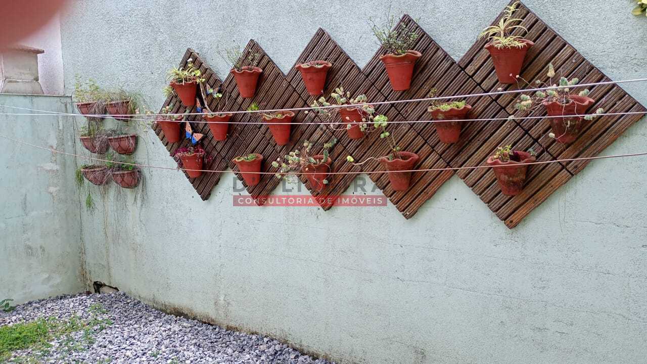 Casa térrea à Jardim Veneza - Peruíbe/SP
