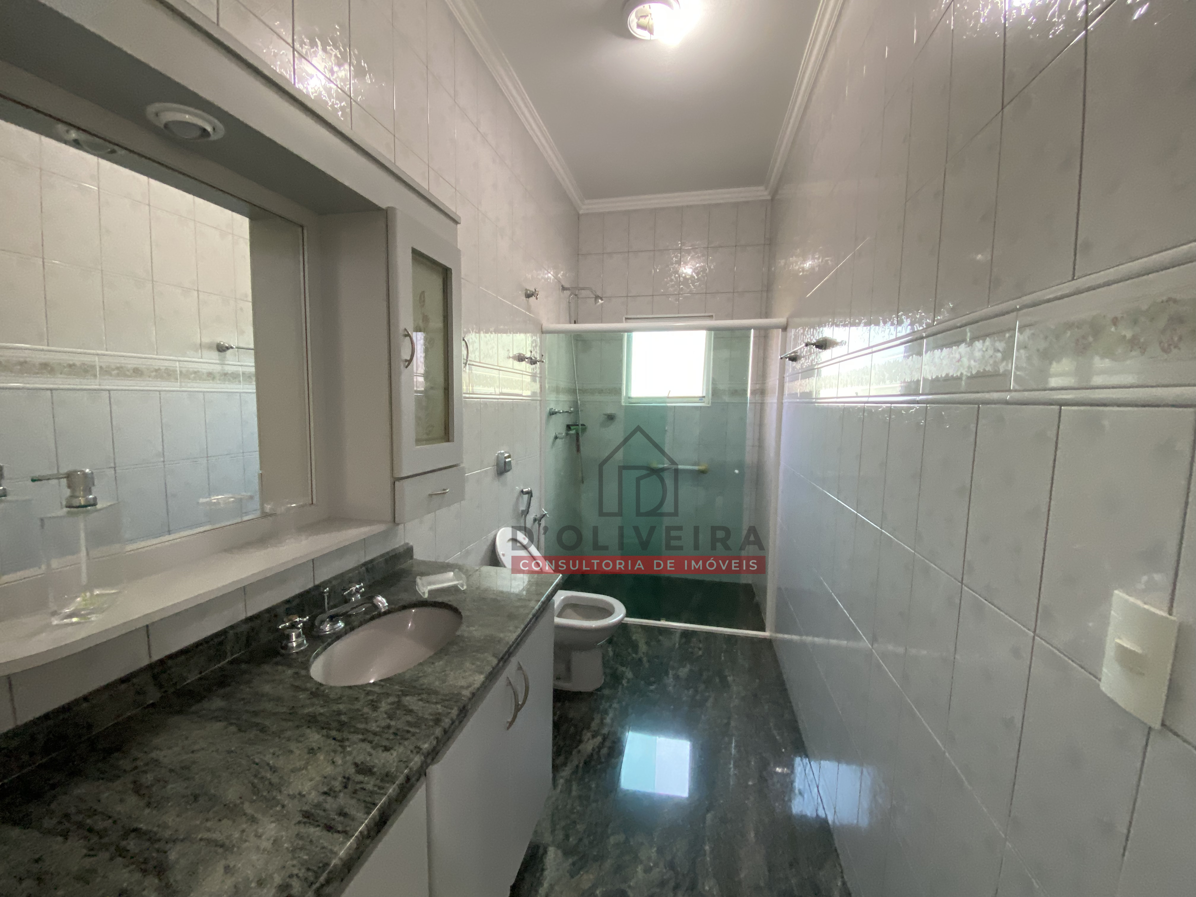 Casa térrea com 3 suítes à venda no condomínio Bougainvillée III - Peruíbe - SP