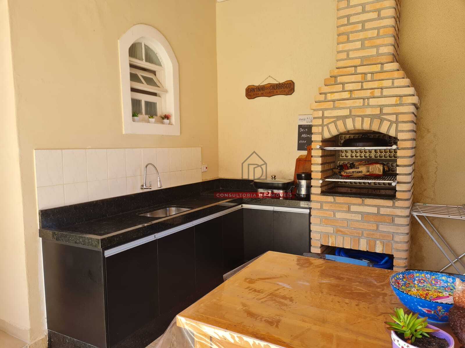 Casa com piscina à venda no Balneário Três Marias - Peruíbe - SP
