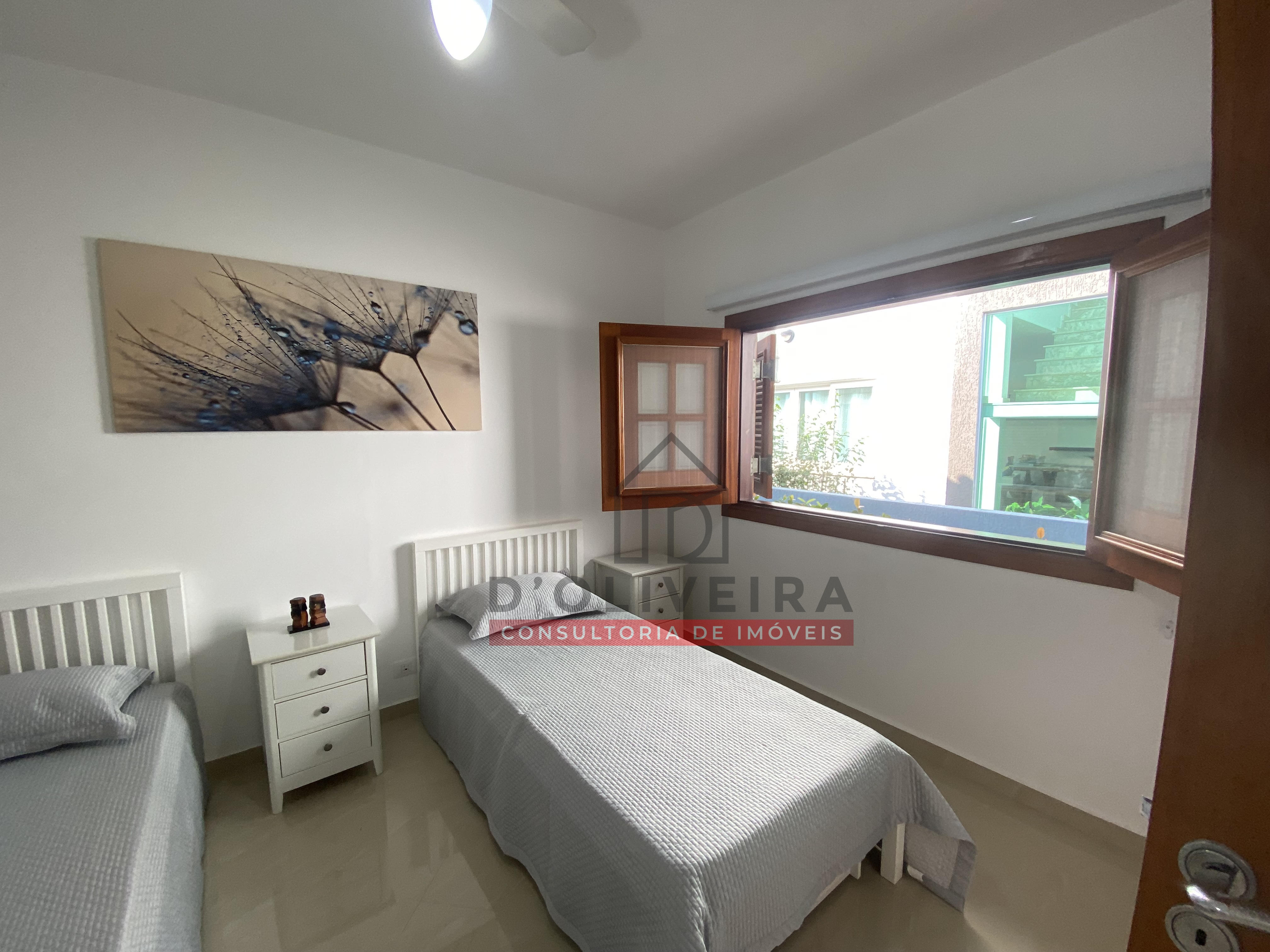 Casa com piscina à venda no Condomínio Bougainvillée III - -Peruíbe - SP