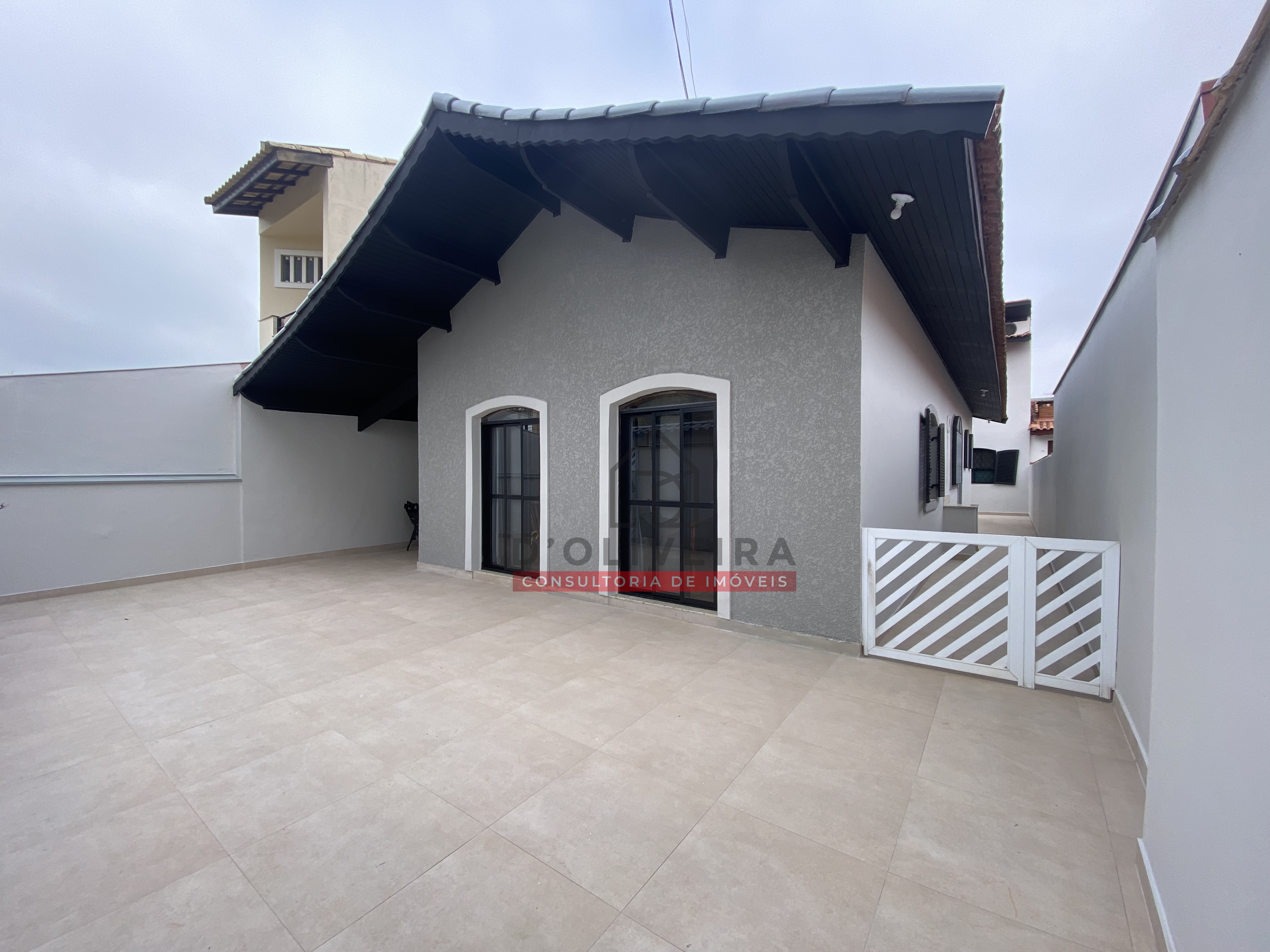 Casa com 500 m² de terreno a 200 metros da praia à venda no Balneário Oasis - Peruíbe - SP