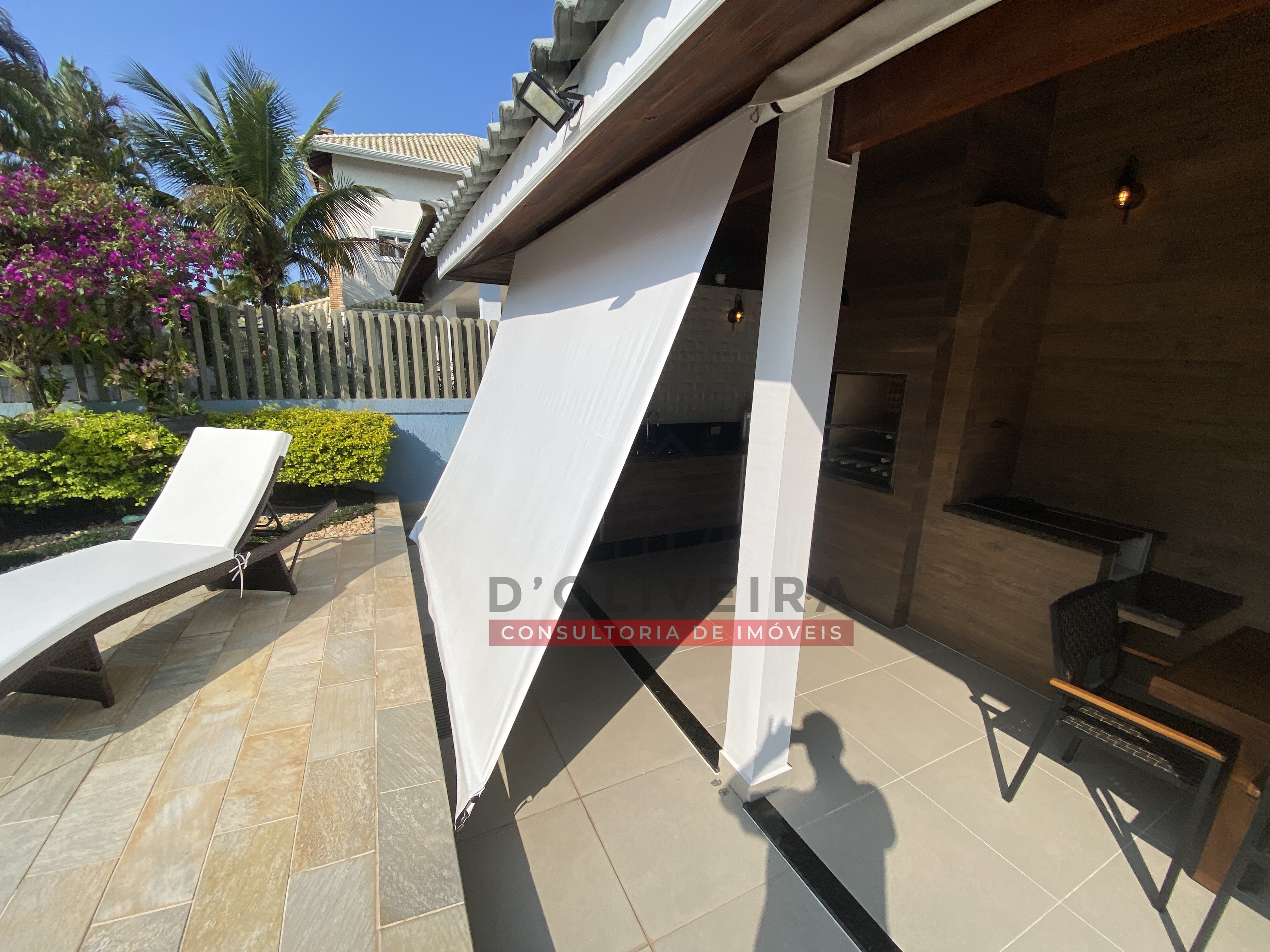 Casa com piscina à venda no Condomínio Bougainvillée III - -Peruíbe - SP